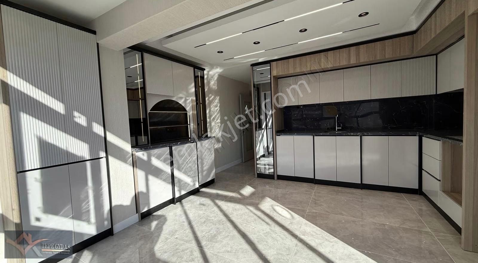 Karakaya'nın Gözdesi Lüks Yapıda İskanlı 3+1 Sıfır Orta Katdaire - Görsel 7