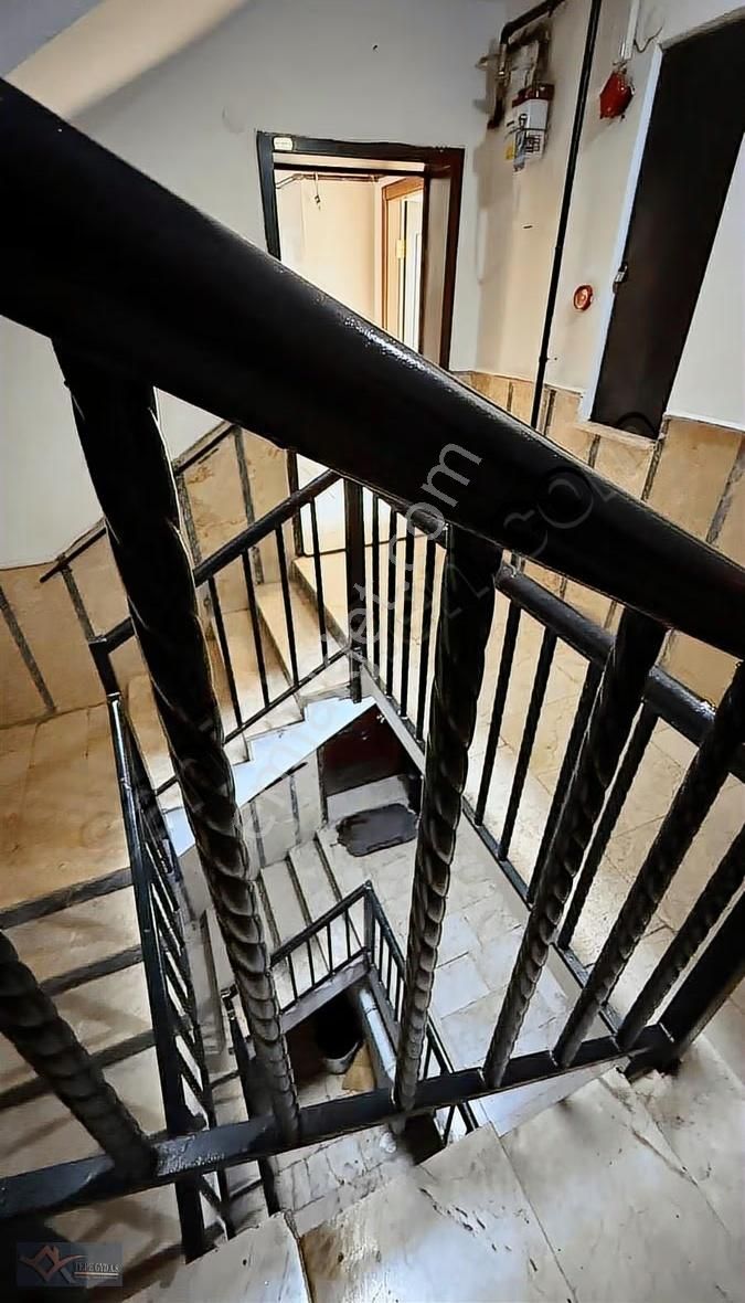 Kanunide Altında Daire Var 3+1+ Kiler + 2 Balkon Asansörlü !!! - Görsel 11