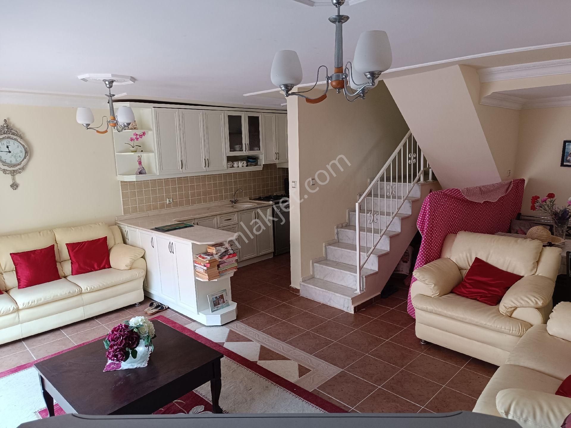 Kuşadası Kadınlar Denizinde Havuzlu Site 4+1 - Görsel 14