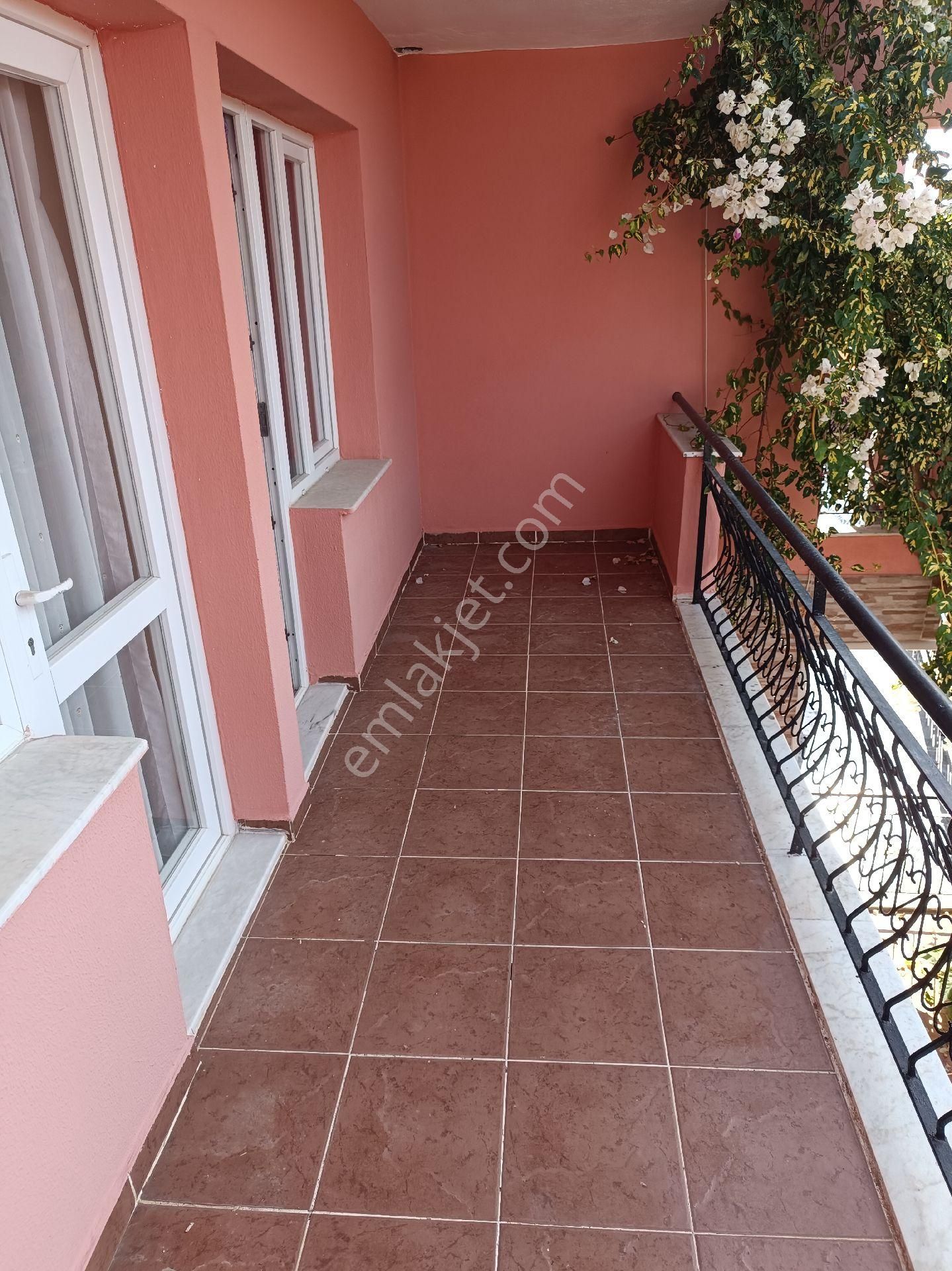 Kuşadası Kadınlar Denizinde Havuzlu Site 4+1 - Görsel 29