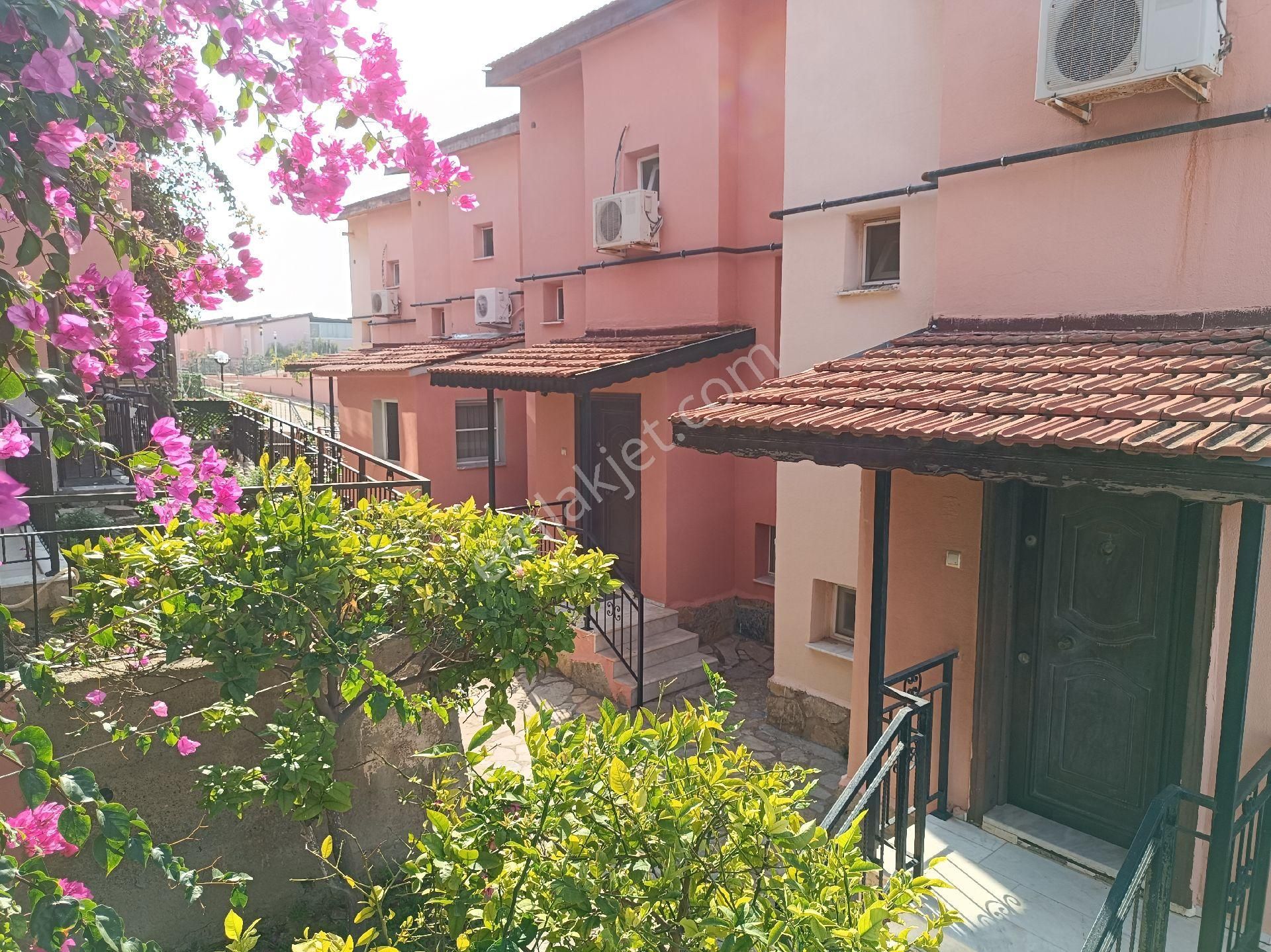 Kuşadası Kadınlar Denizinde Havuzlu Site 4+1 - Görsel 4