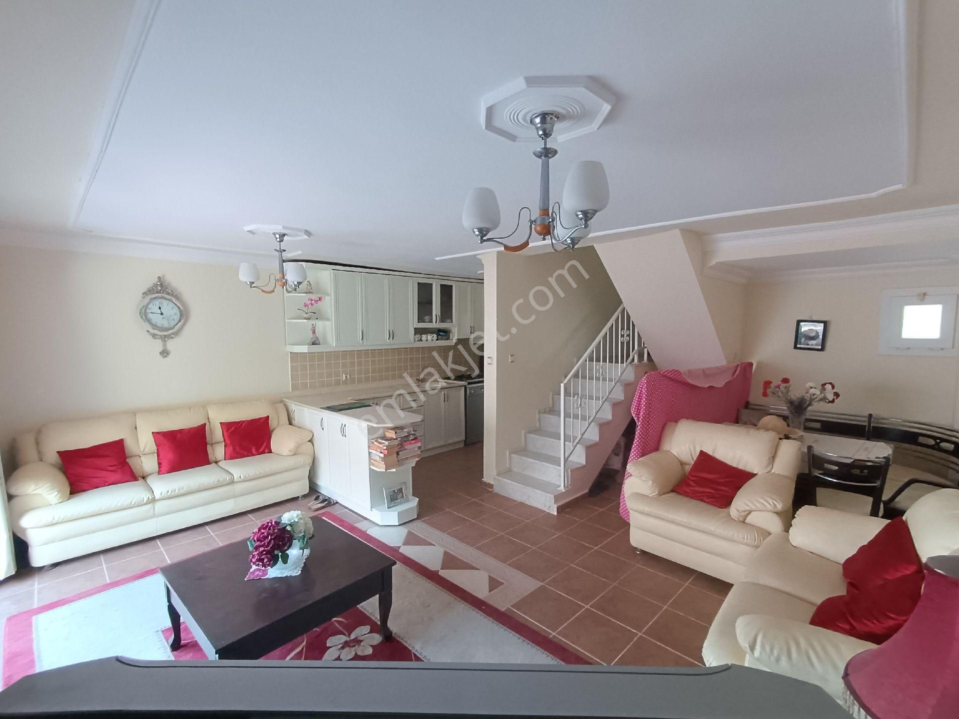 Kuşadası Kadınlar Denizinde Havuzlu Site 4+1 - Görsel 15