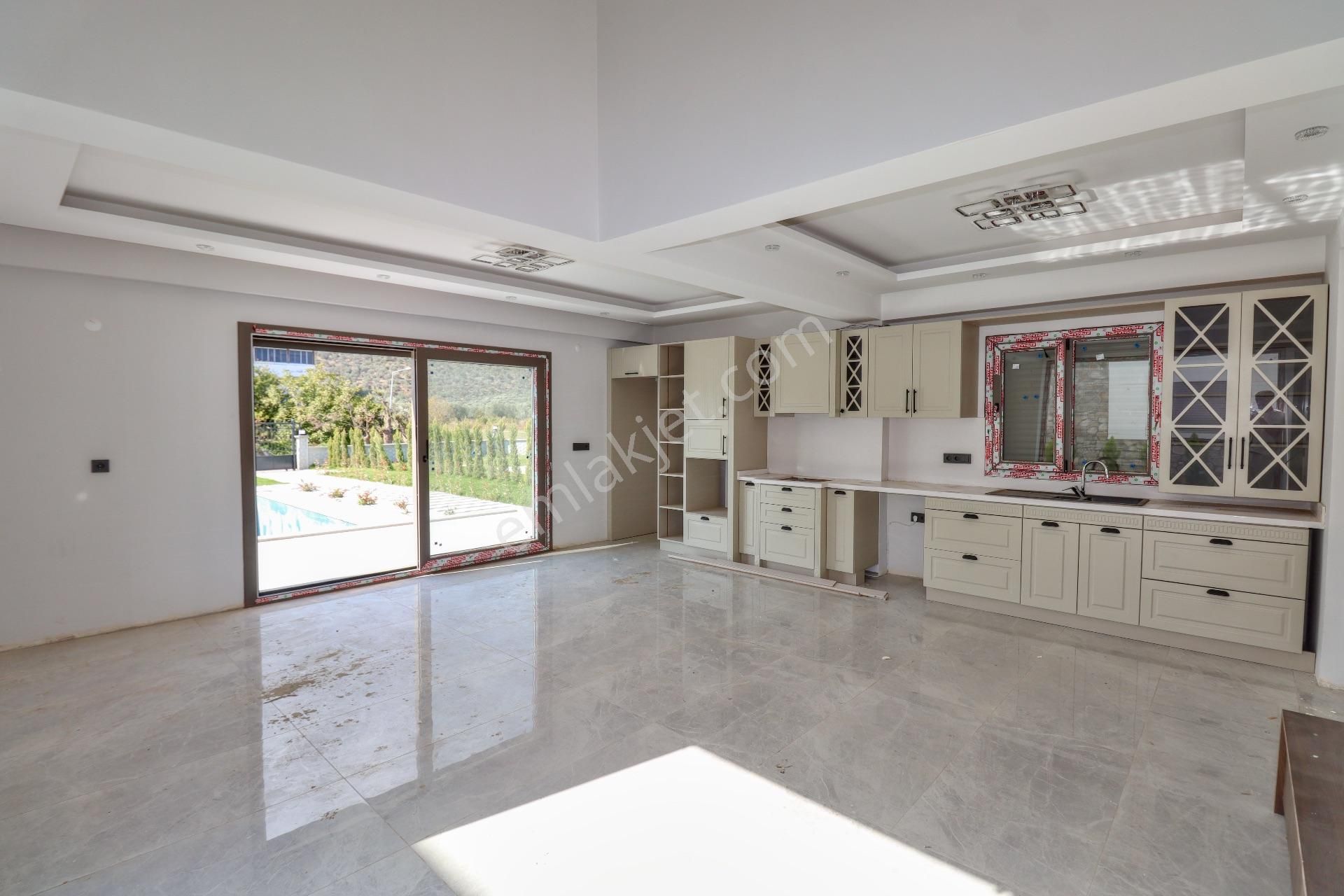 Güre'de 600 M2 Arsa İçinde Satılık Özel Havuzlu Villa - Görsel 22