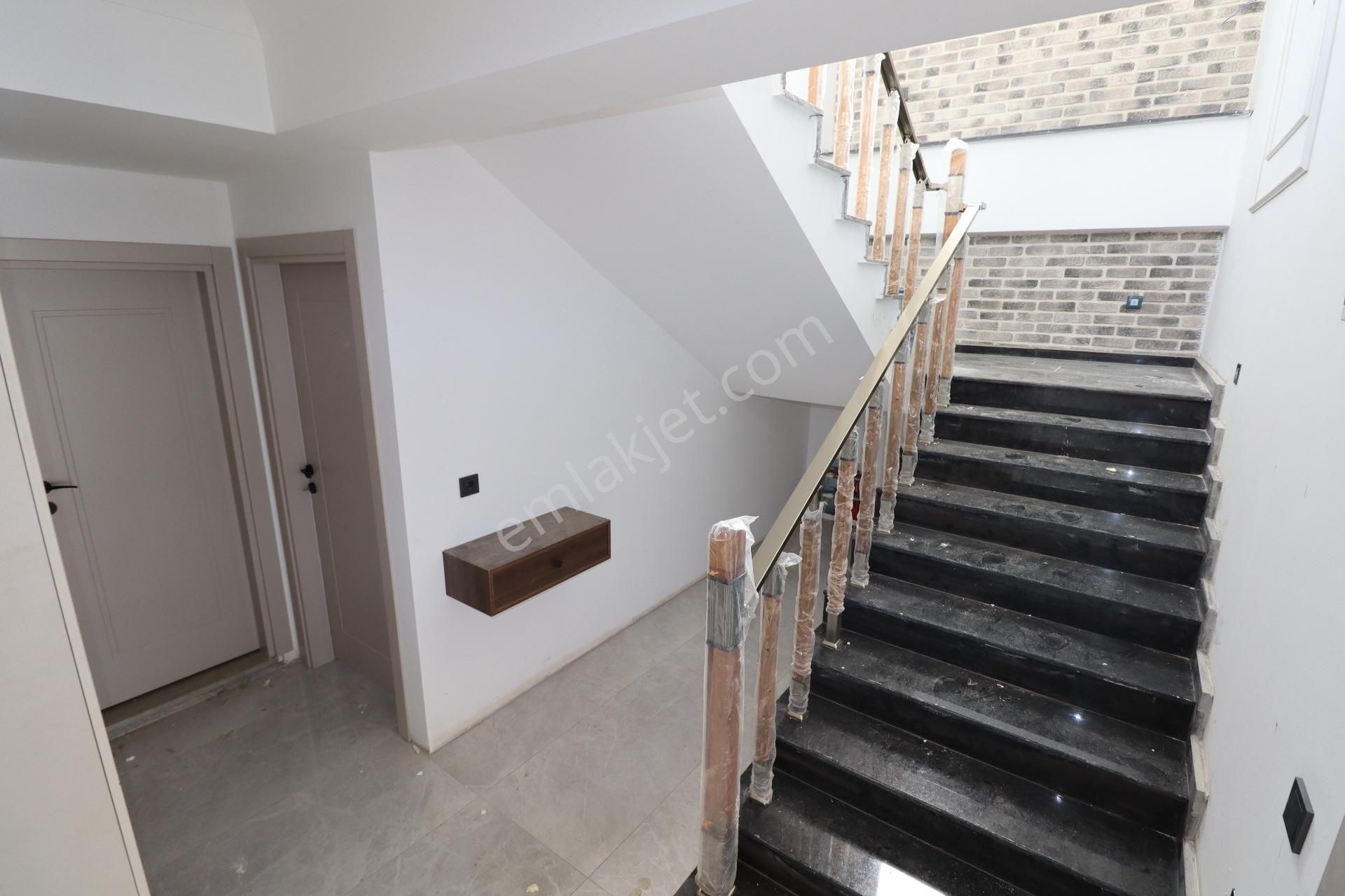 Güre'de 600 M2 Arsa İçinde Satılık Özel Havuzlu Villa - Görsel 25