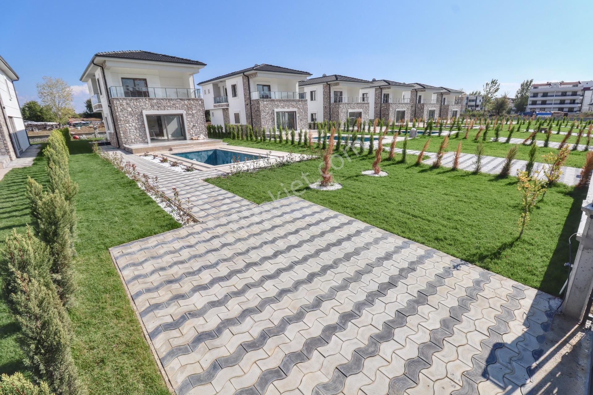 Güre'de 600 M2 Arsa İçinde Satılık Özel Havuzlu Villa - Görsel 16