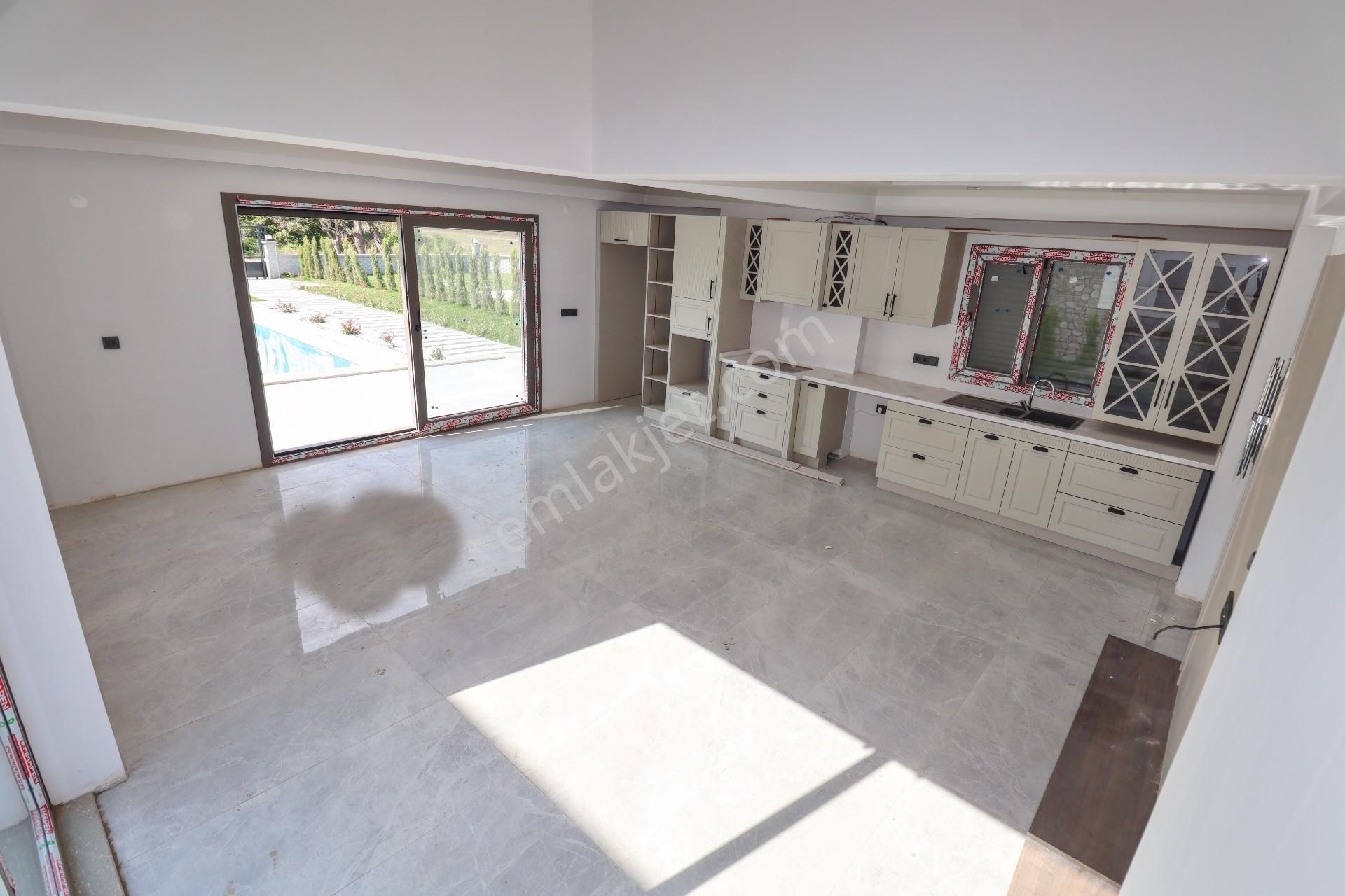 Güre'de 600 M2 Arsa İçinde Satılık Özel Havuzlu Villa - Görsel 21