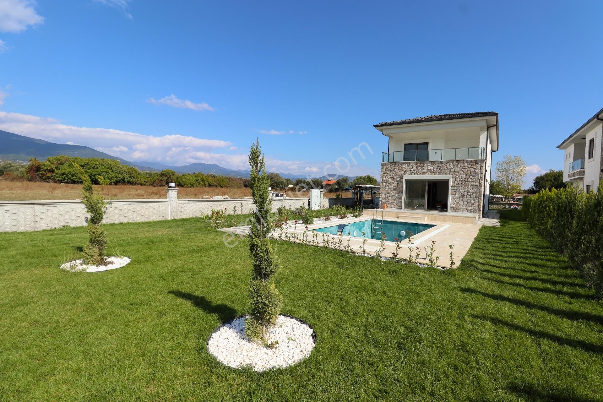 Güre'de 600 M2 Arsa İçinde Satılık Özel Havuzlu Villa - Görsel 17