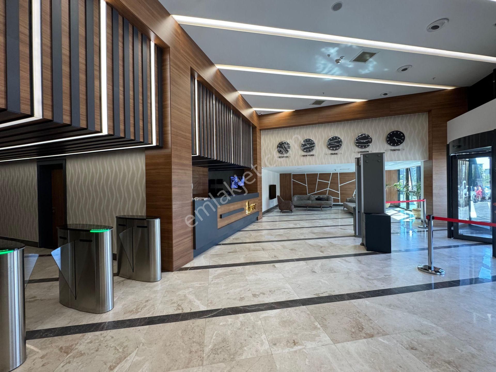 Çorlu'nun En Seçkin İş Merkezi Ballı Business Center'de Satılık 2+1 Ofis..!! - Görsel 33