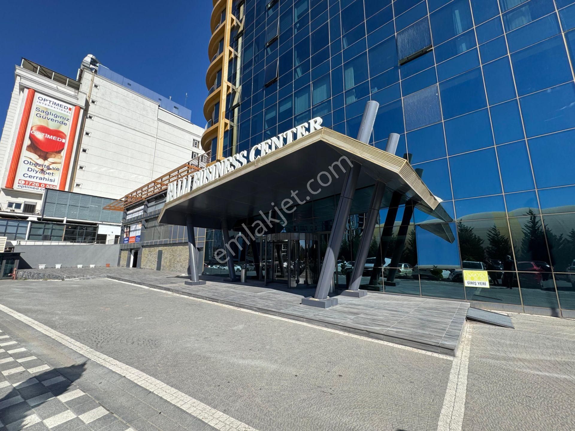 Çorlu'nun En Seçkin İş Merkezi Ballı Business Center'de Satılık 2+1 Ofis..!! - Görsel 22