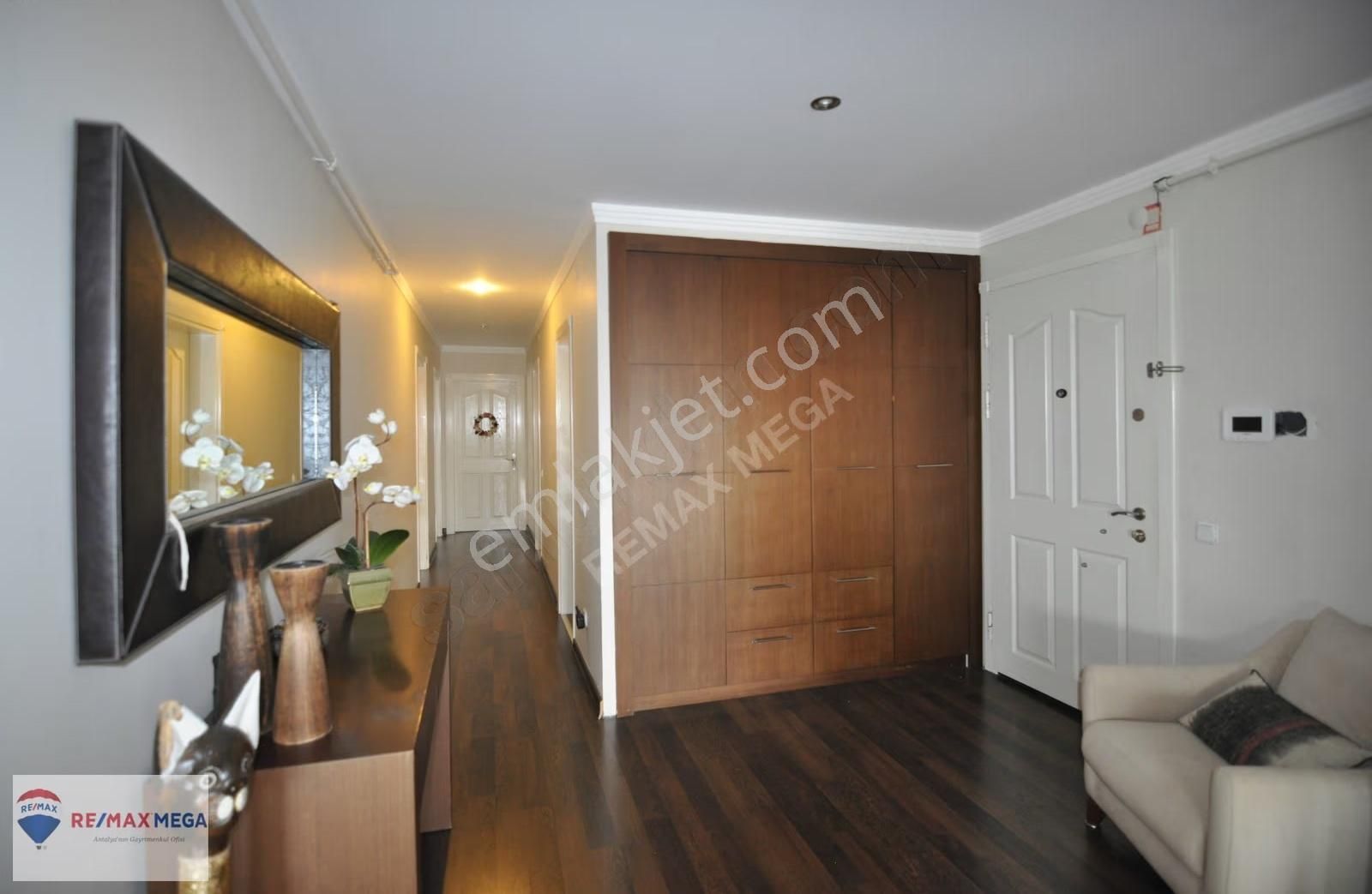Gürsu Mahallesi'nde Deniz Manzaralı, Site İçerisinde 3+1 Daire - Görsel 9