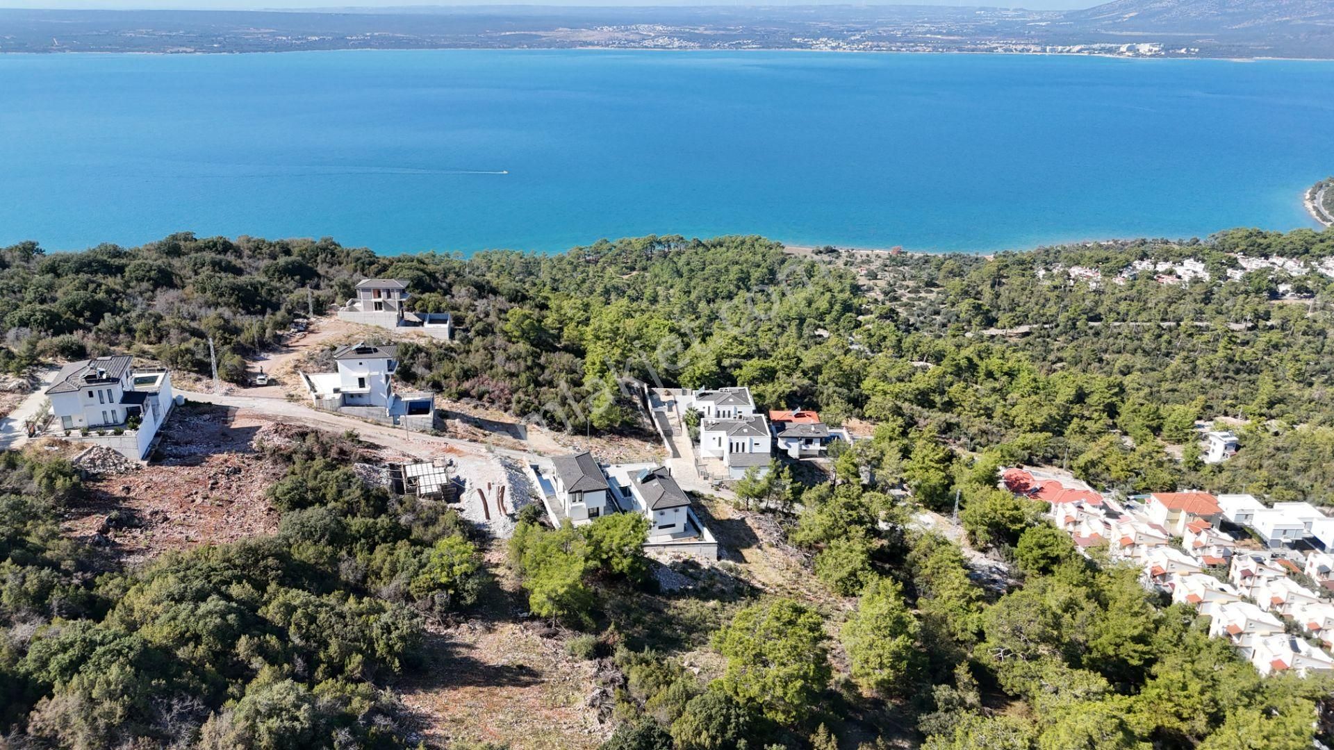Didim Akbük'te 15/30 Deniz Manzaralı 429 M² Villa İmarlı Arsa