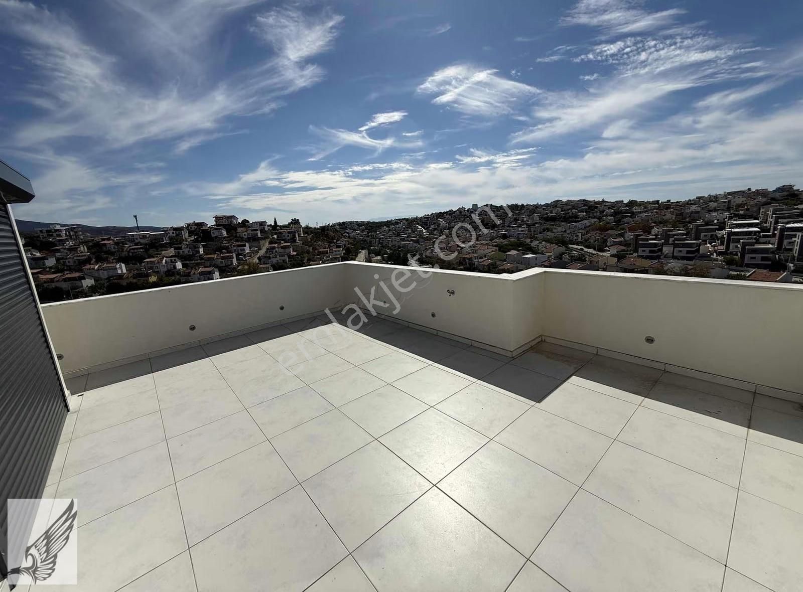 Metekent Sitesinde Panoramik Manzaralı Köşe Konumda 5+1 Villa - Görsel 10