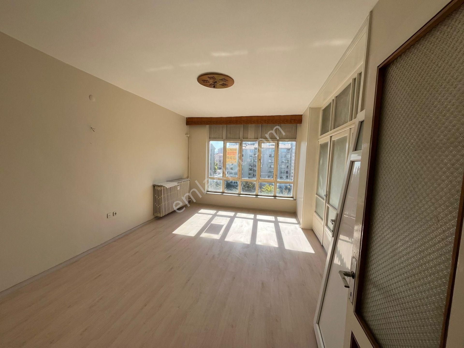 Sivas Caddesinde Yapılı 3+1 140m2 Satılık Daire 117/1 - Görsel 12