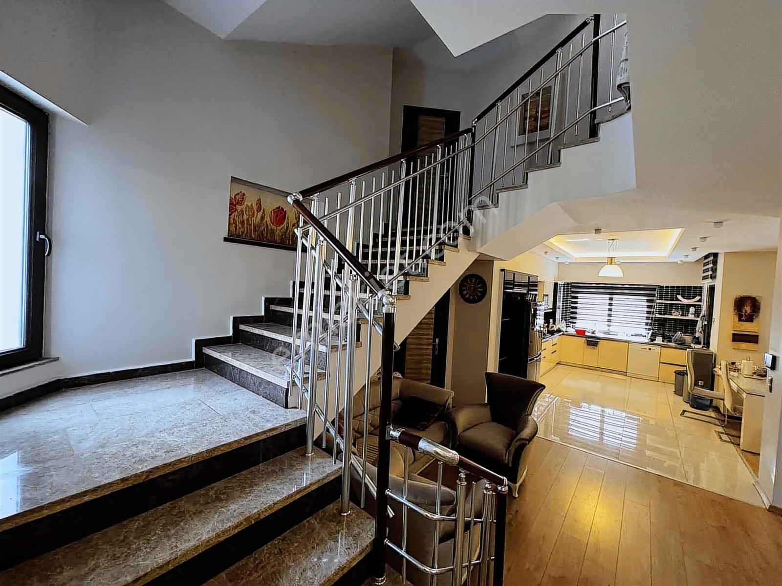 Prestijin Adresi Sezer Sitesi'nde Satılık Villa - Görsel 28