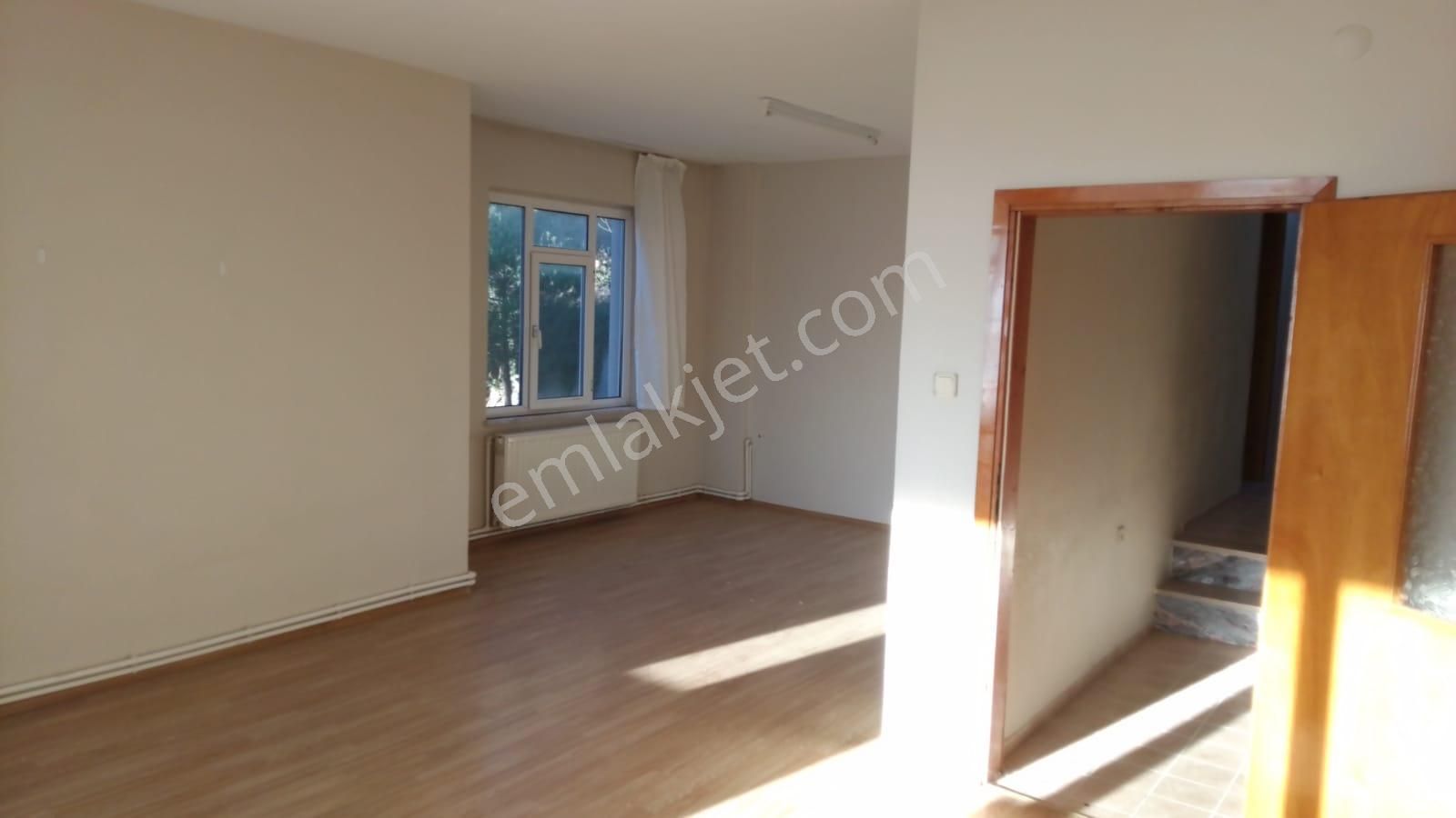 Gemlik Cumhuriyet Mah.de Kiralık Daire 3+1 Deniz Manzaralı Arakat Asansörlü Kombili - Görsel 4