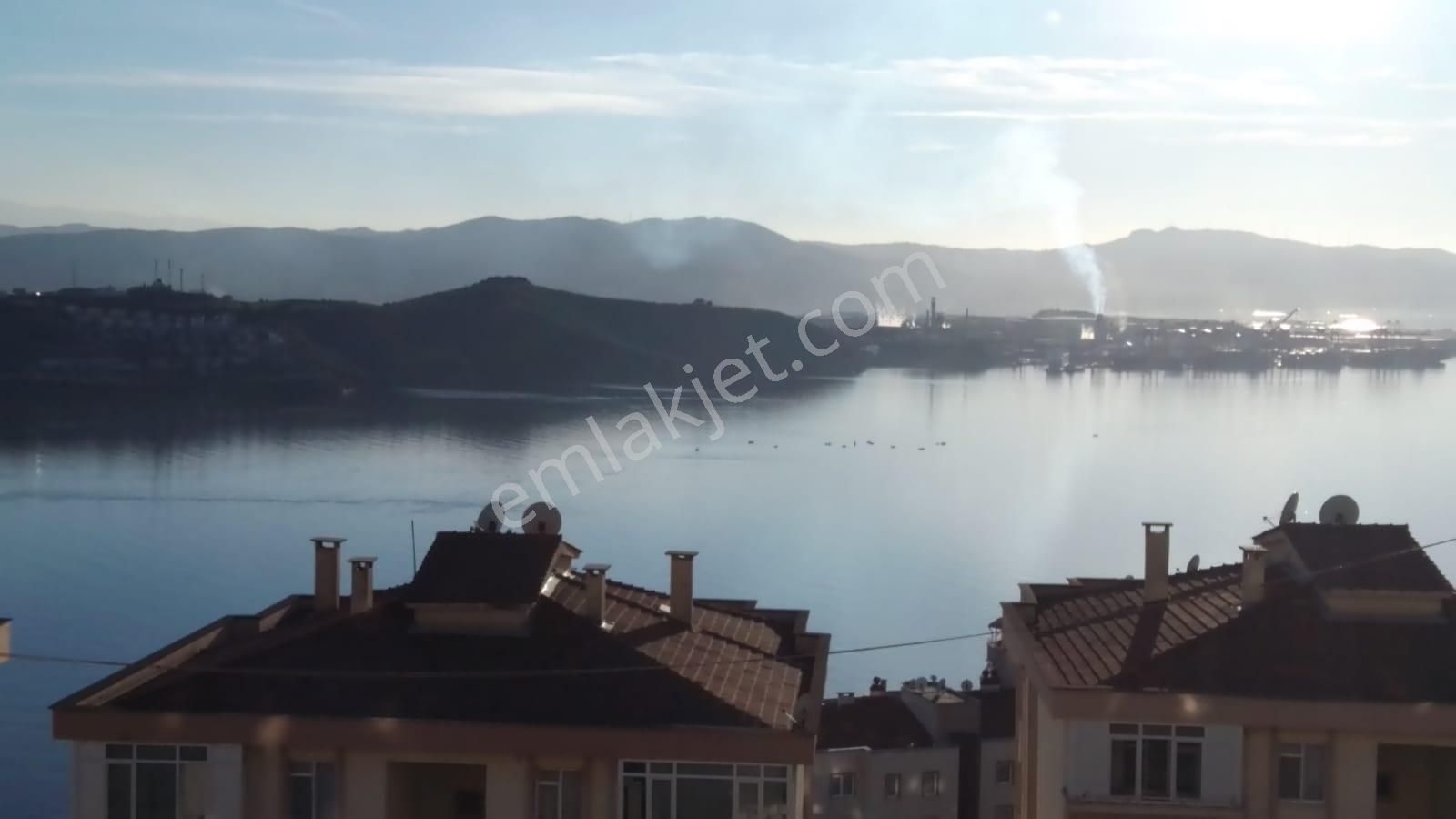 Gemlik Cumhuriyet Mah.de Kiralık Daire 3+1 Deniz Manzaralı Arakat Asansörlü Kombili - Görsel 30