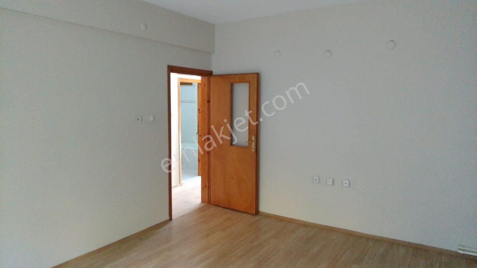 Gemlik Cumhuriyet Mah.de Kiralık Daire 3+1 Deniz Manzaralı Arakat Asansörlü Kombili - Görsel 23