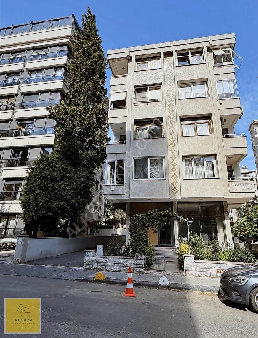 Caddebostan Sahil'de Satılık 3+1 Balkonlu 100m2 Net Boş Daire - Görsel 3