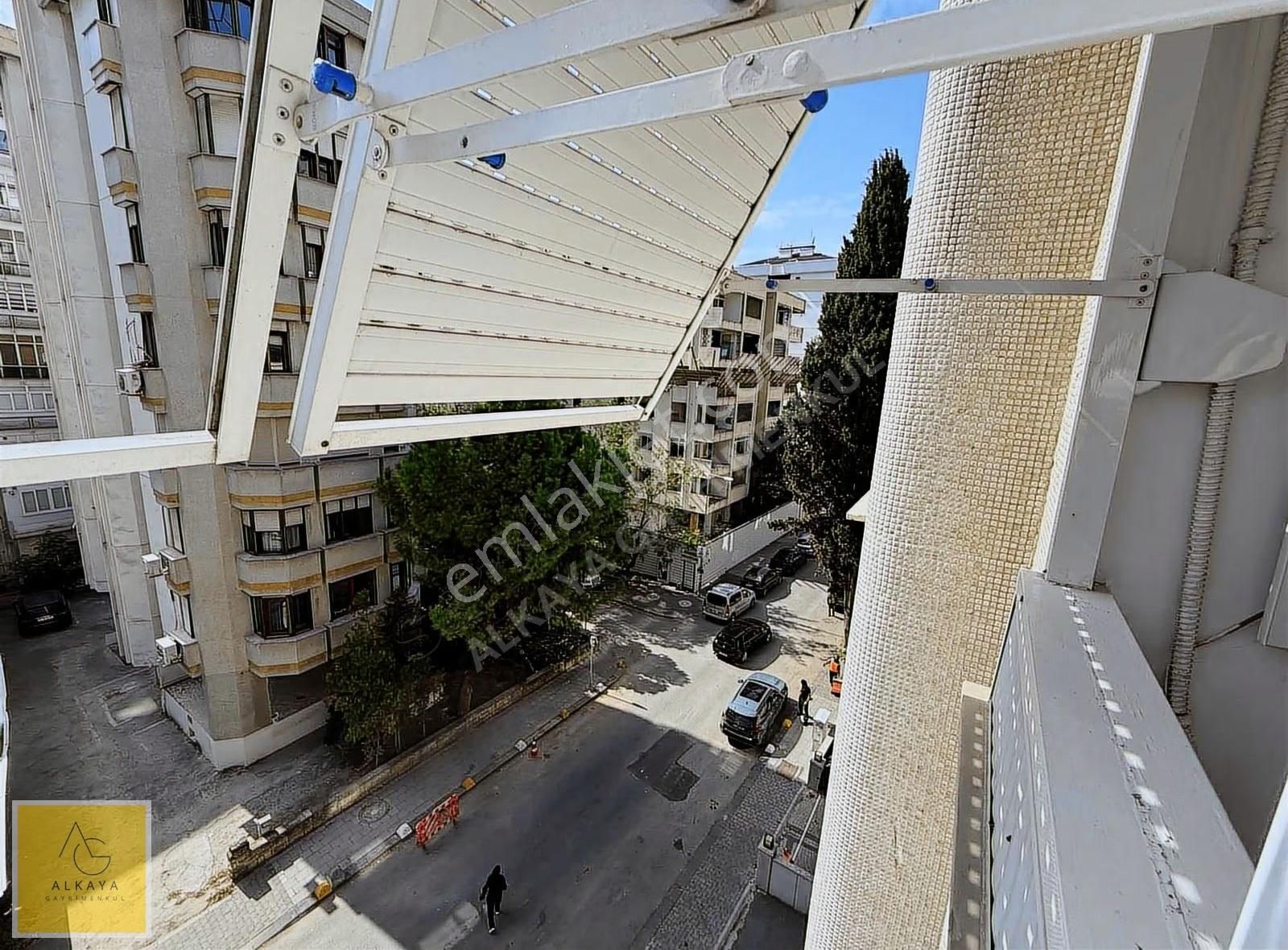 Caddebostan Sahil'de Satılık 3+1 Balkonlu 100m2 Net Boş Daire - Görsel 15