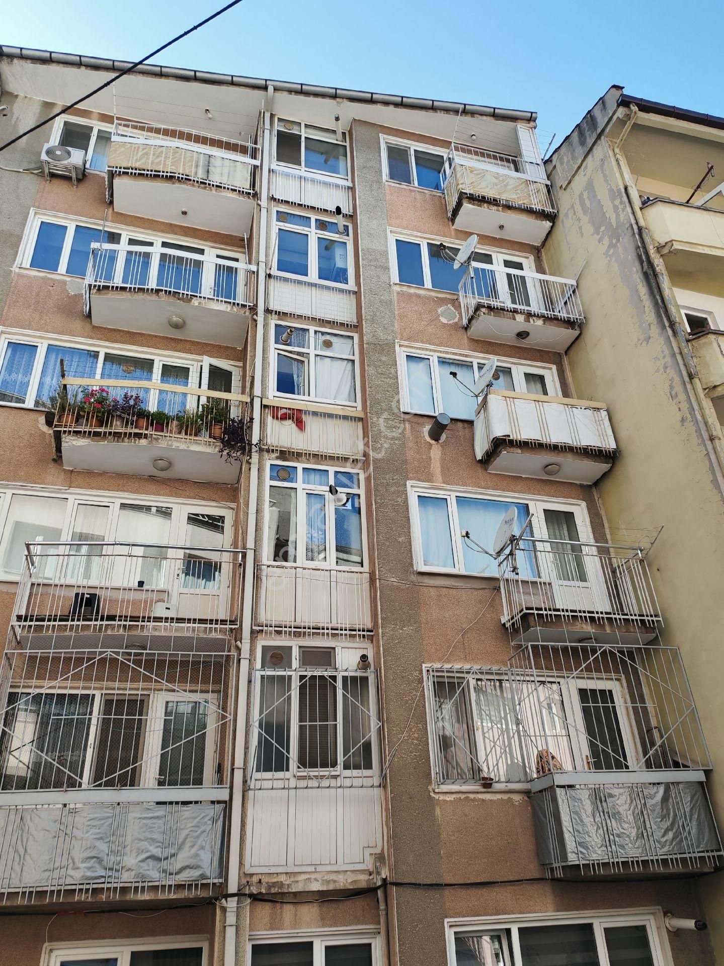 Barış Gayrimenkul'den Umurbey'de Ara Kat Bakımlı 2+1 Daire. - Görsel 17
