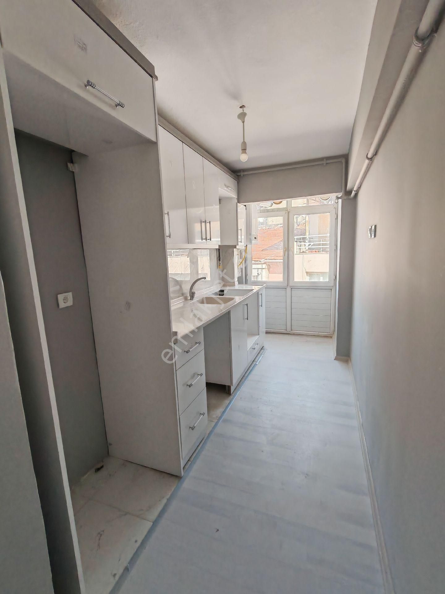 Barış Gayrimenkul'den Umurbey'de Ara Kat Bakımlı 2+1 Daire. - Görsel 3