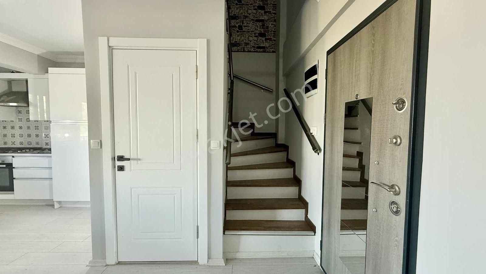 Foça Yenibağarası Müstakil Girişli Bahçeli Dubleks 2+1 - Görsel 9