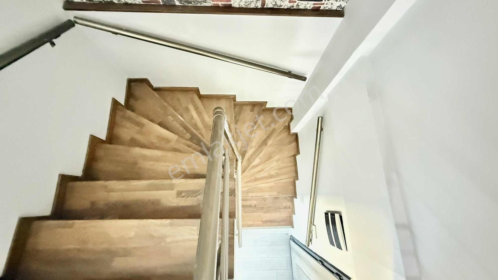 Foça Yenibağarası Müstakil Girişli Bahçeli Dubleks 2+1 - Görsel 3