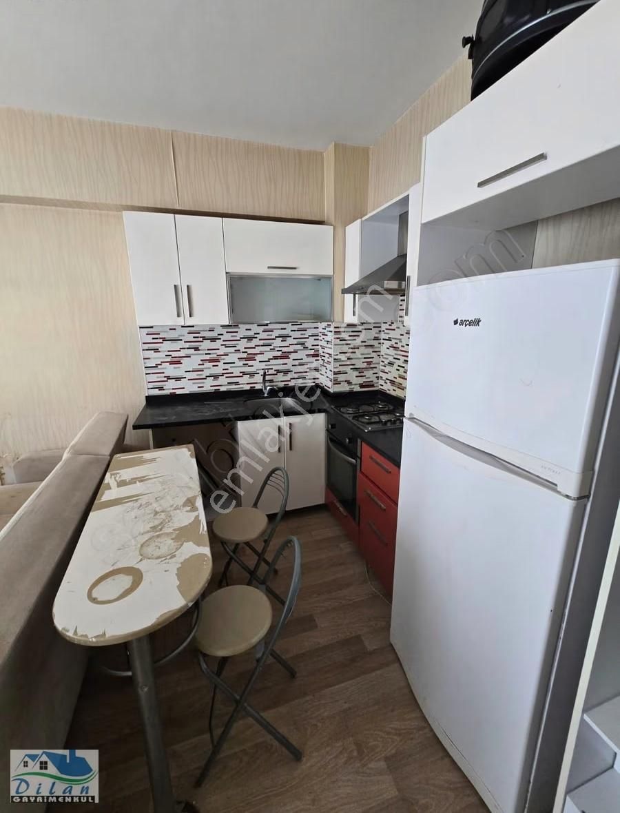 Dilan Gyo'dan Kiralık 1+1 Eşyalı Metrobüse Yakın Merkezdeee - Görsel 6