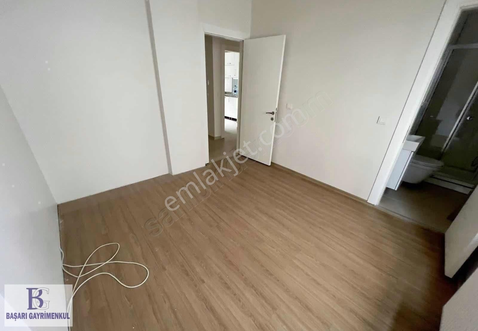 Başarı'dan Suadiye'de Bağdat'a Yakın 140m2 Balkonlu 3+1 - Görsel 5