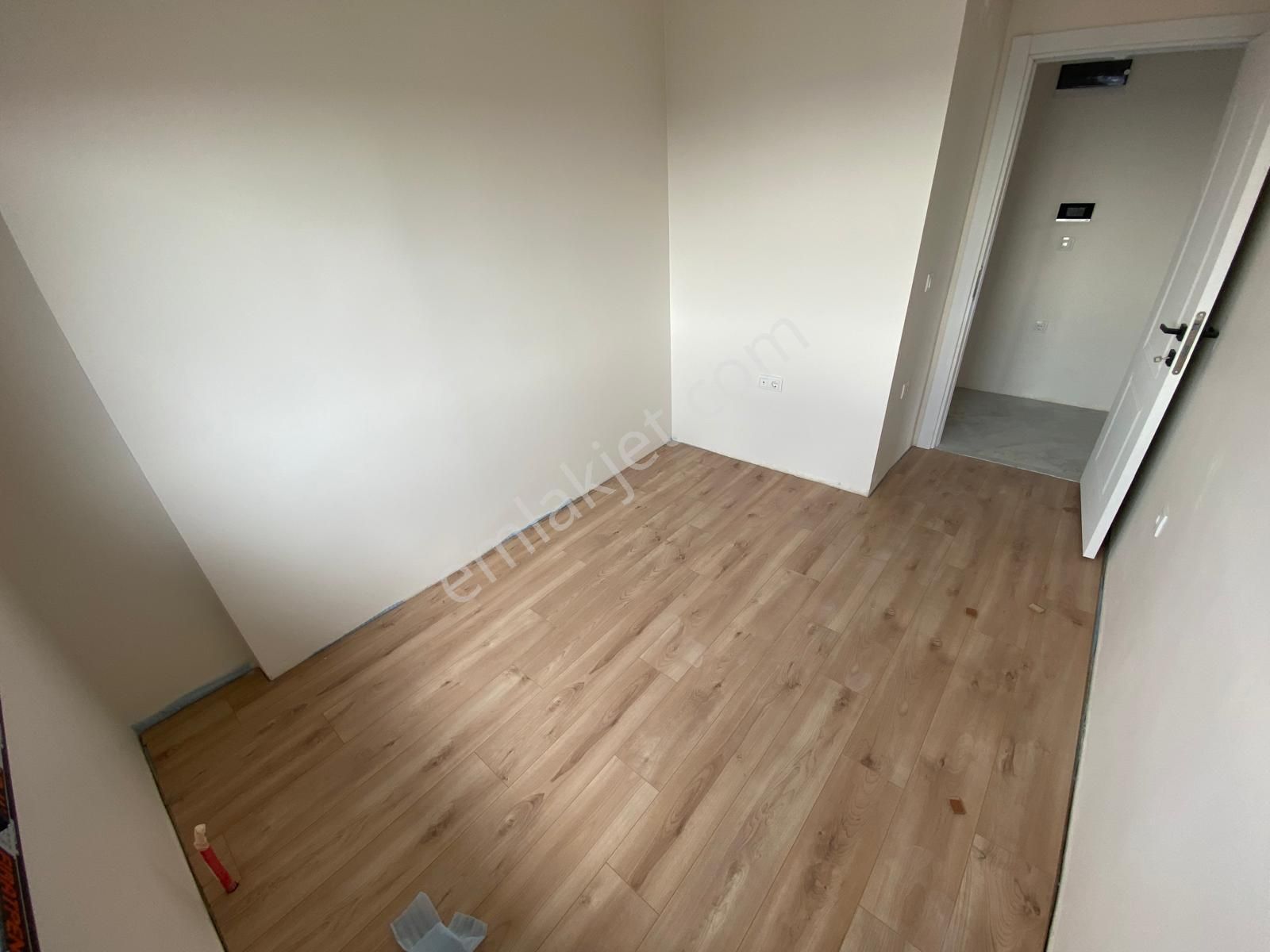 Başokurdan Şirinevler'de Kapalı Otoparklı 3+1 Asansörlü - Görsel 12