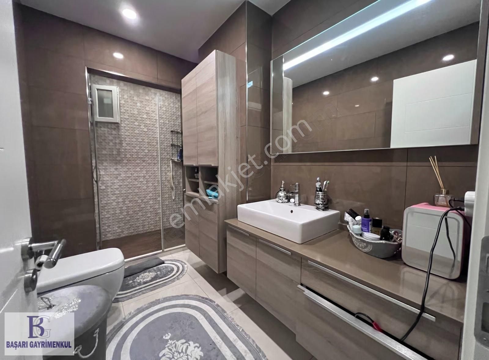 Başarı'dan Suadiye Sahilde 275 M2 Katta Tek 5+1 2 Balkonlu - Görsel 8