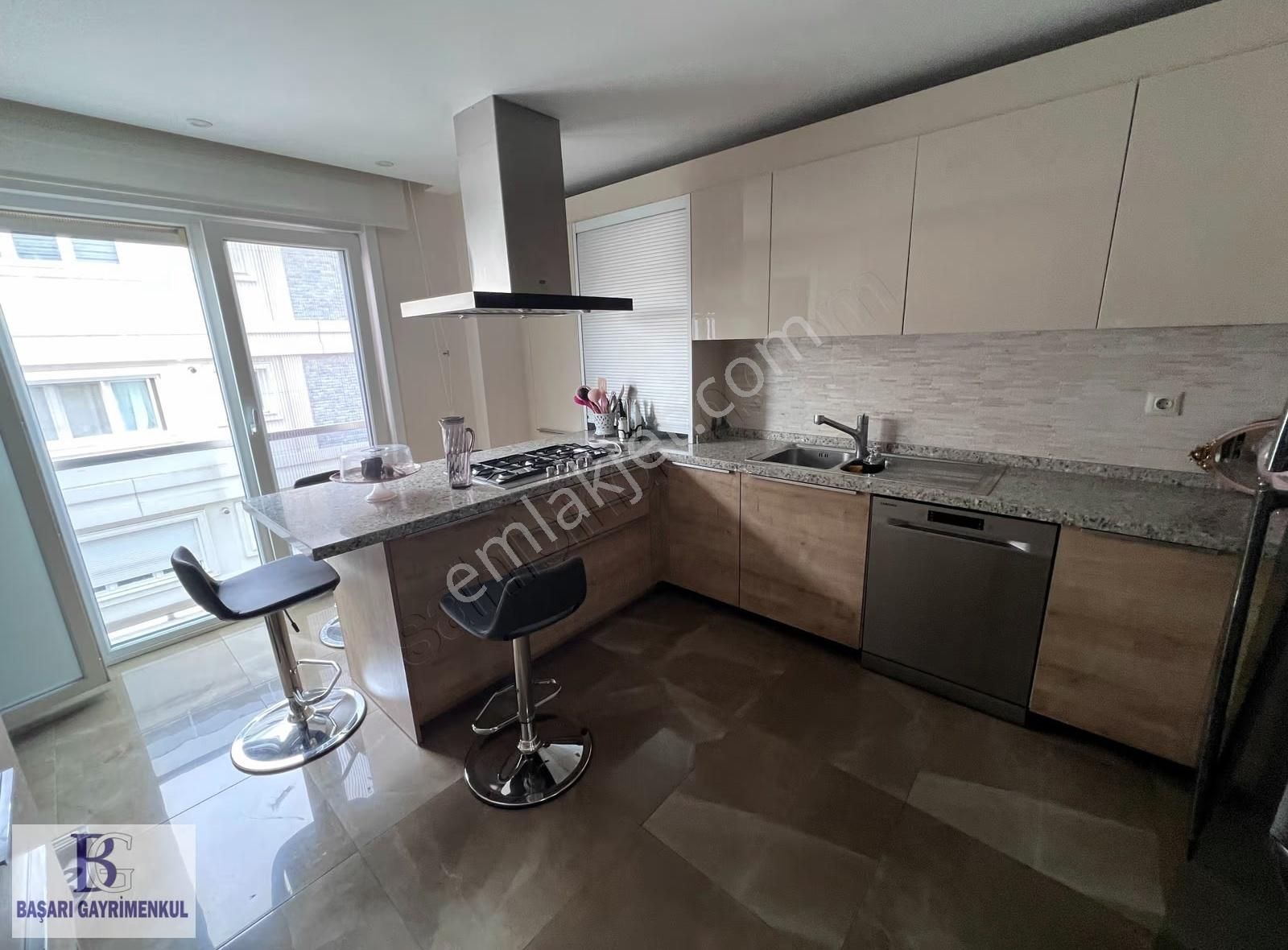 Başarı'dan Suadiye Sahilde 275 M2 Katta Tek 5+1 2 Balkonlu - Görsel 2