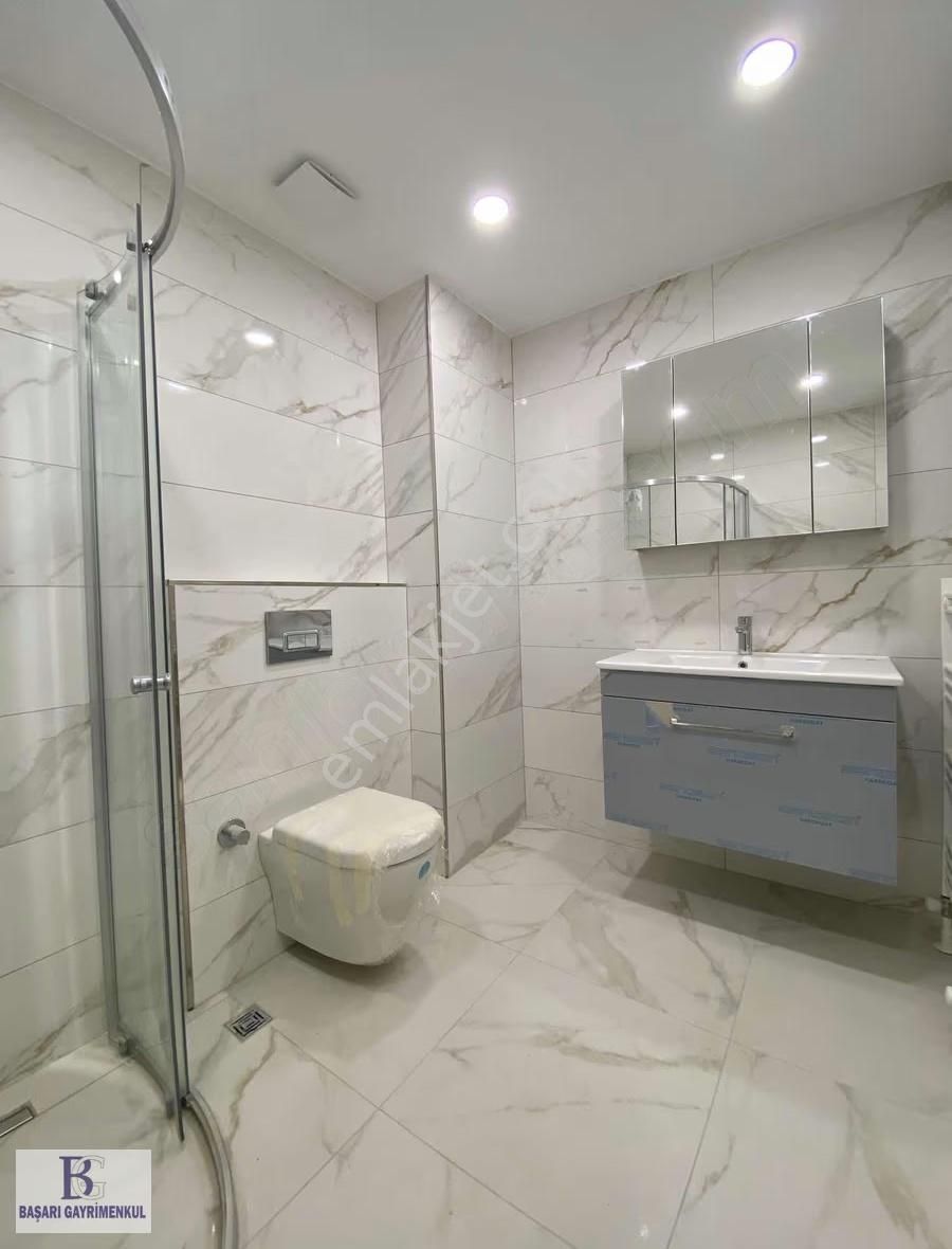 Başarı'dan Suadiye Feride Geçidin'de Bahçe Kullanımlı 3+1 Sıfır - Görsel 13