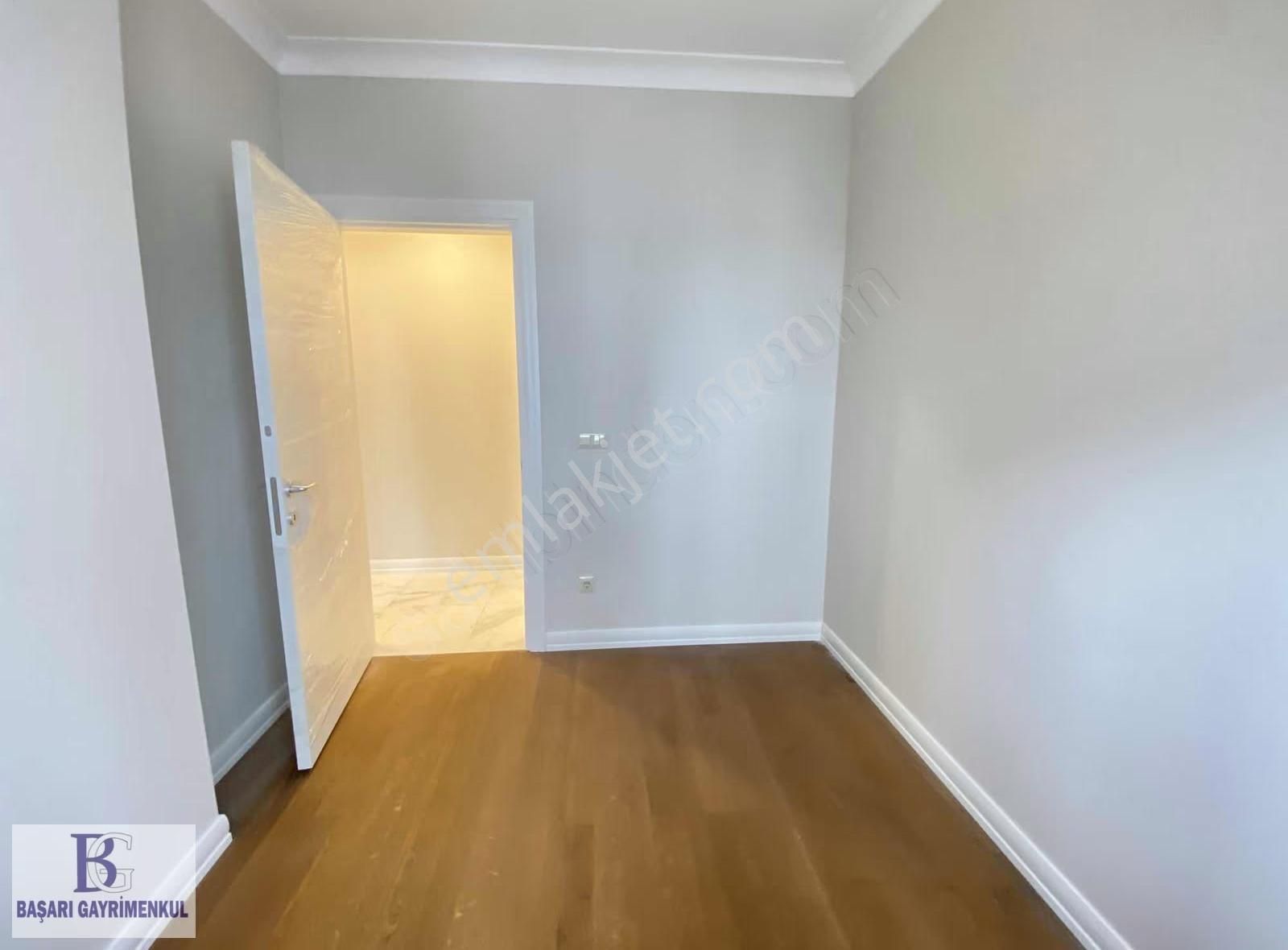 Başarı'dan Suadiye Feride Geçidin'de Bahçe Kullanımlı 3+1 Sıfır - Görsel 21