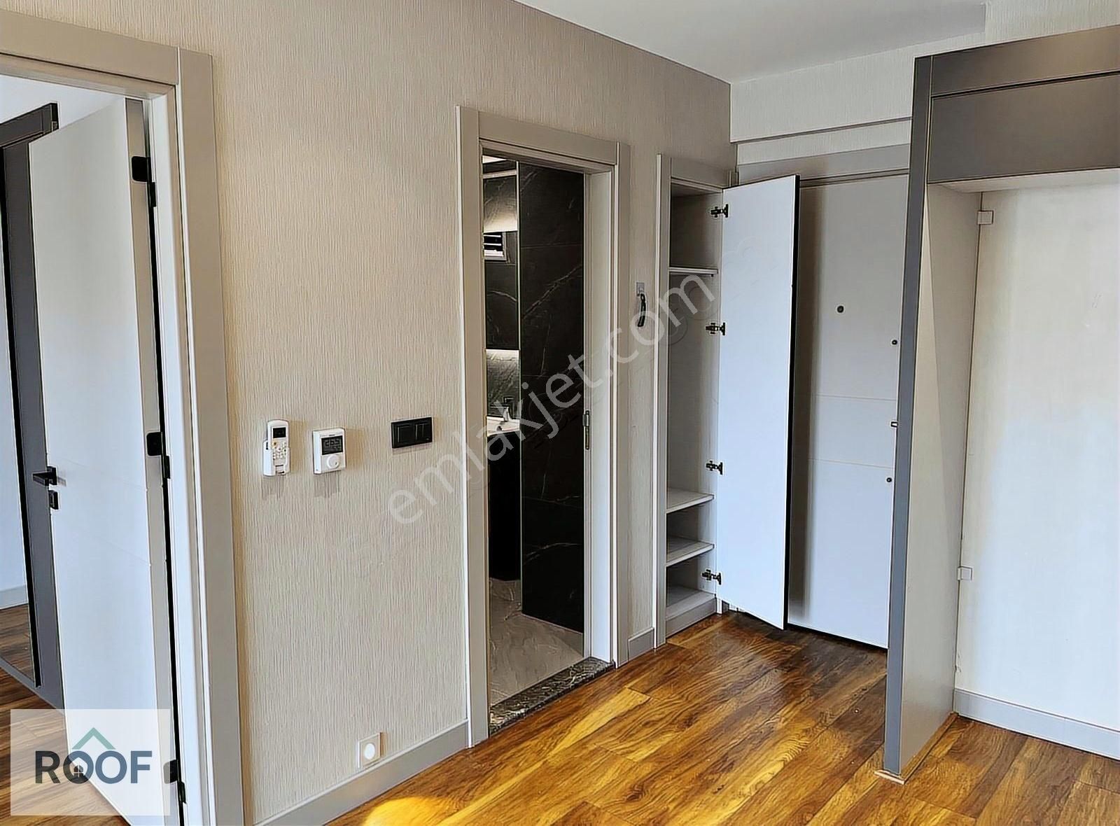 Gültekin Pera Çiğli 1 Havuz Cepheli Kiralık 1+1 - Görsel 11