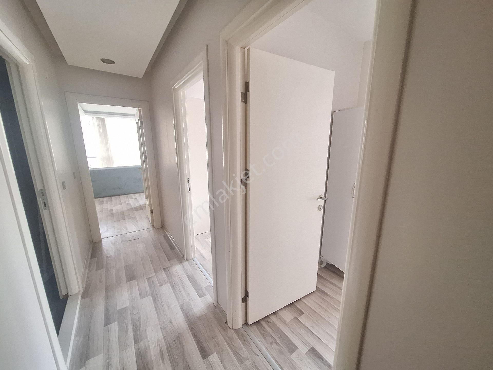 Kuşadasında Marina Çarşıya Yürüyüş Mesafesinde Deniz Manzaralı 70m2 Rezidans 1+1 Eşyalı - Görsel 10