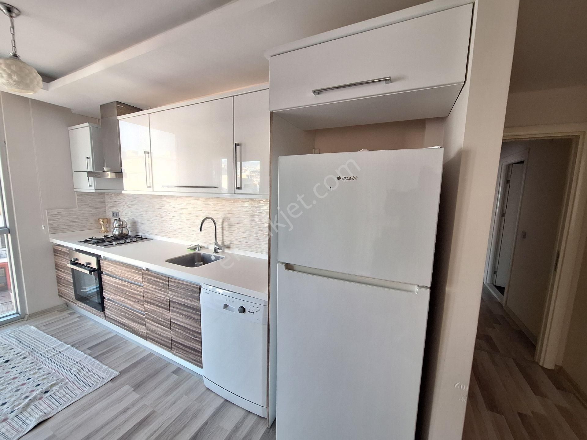 Kuşadasında Marina Çarşıya Yürüyüş Mesafesinde Deniz Manzaralı 70m2 Rezidans 1+1 Eşyalı - Görsel 4