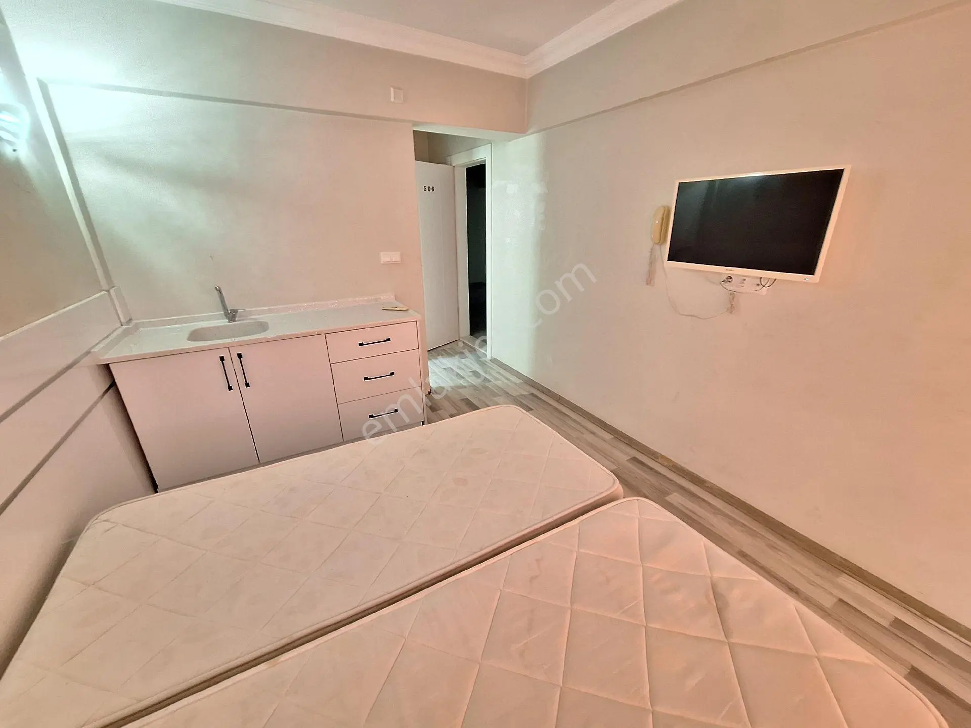 Kuşadası Merkezde Eşyalı Apart Otel Daire Kiralıktır - Görsel 2
