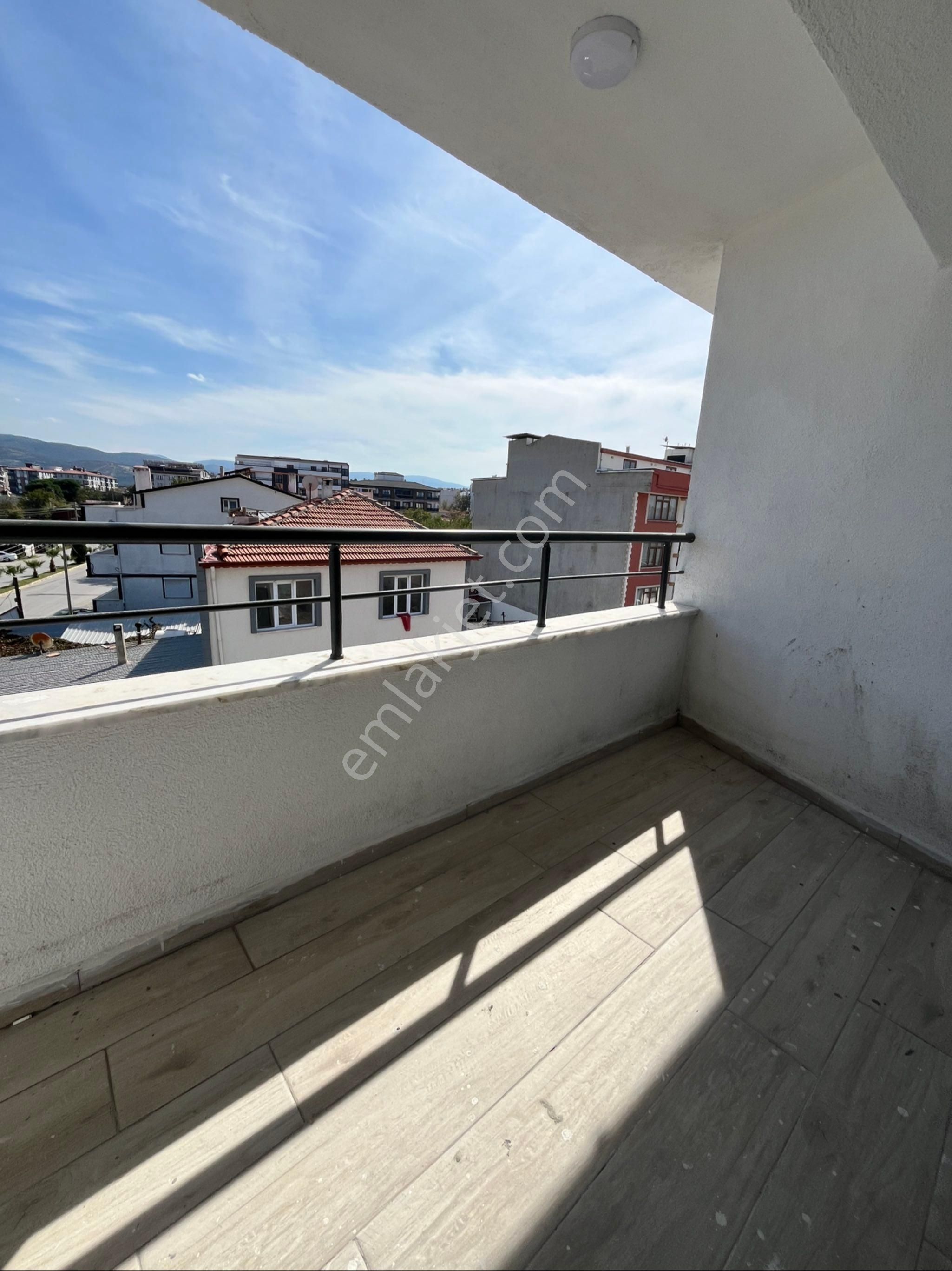 Görgülü Emlaktan Burhaniye Merkezde Satılık 2+1 Açık Mutfak Daire - Görsel 11