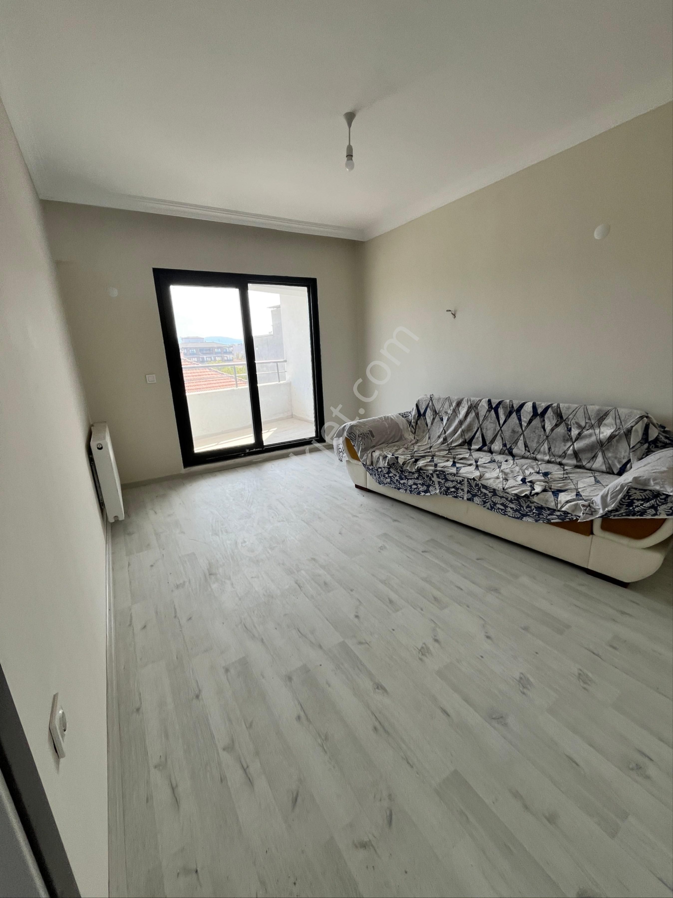 Görgülü Emlaktan Burhaniye Merkezde Satılık 2+1 Açık Mutfak Daire - Görsel 13