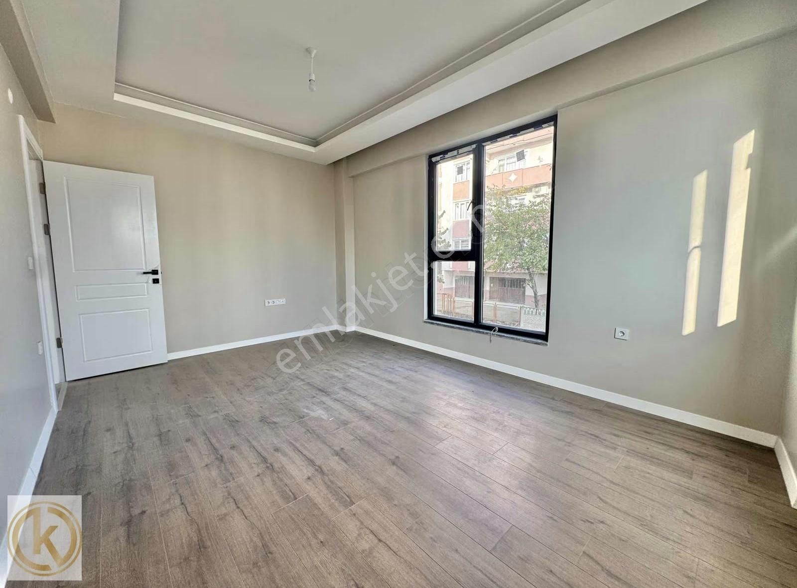 Kaymak Emlaktan Erenler'de Bahçeli 2+1 95 M2 Satılık Daire