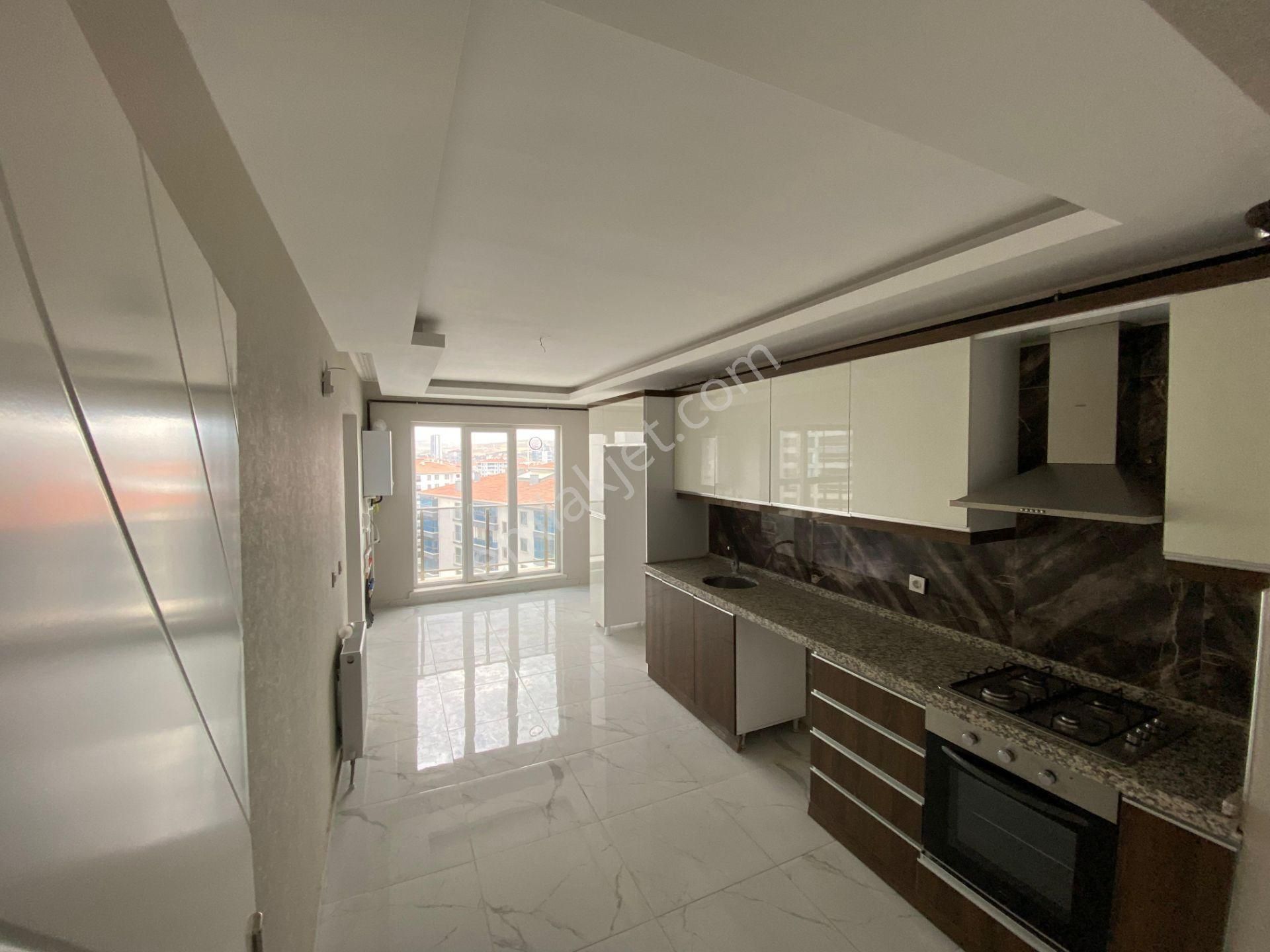 Emrah Erdoğan İnşaat Emlak'tan Satılık 5.kat 4+1 Lüx Daire