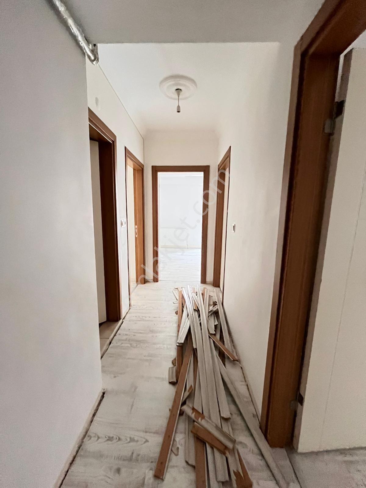 Muhittinde 2+1 6 Yıllık İskanlı Ara Kat Fırsat Daire - Görsel 15