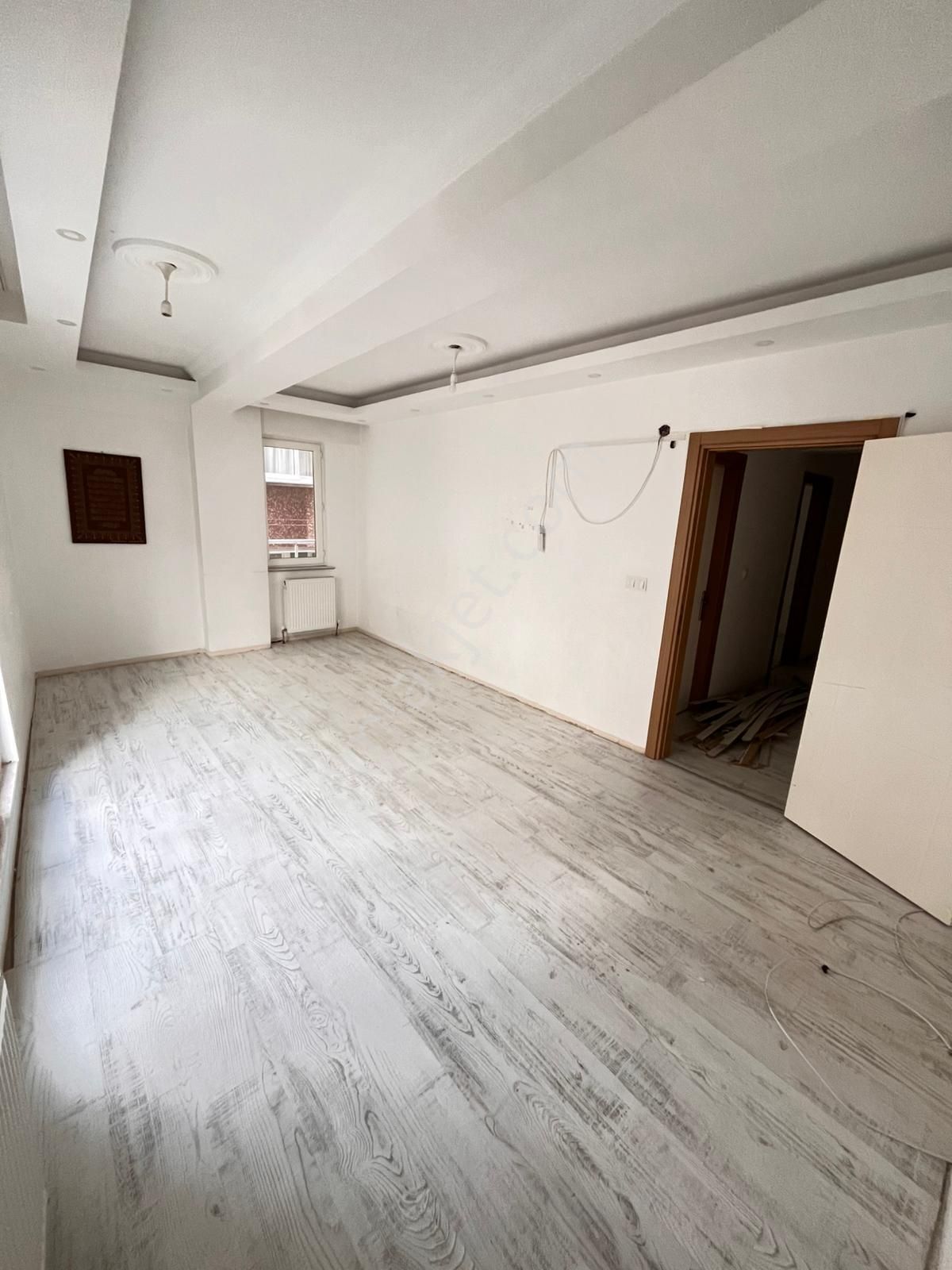 Muhittinde 2+1 6 Yıllık İskanlı Ara Kat Fırsat Daire - Görsel 12