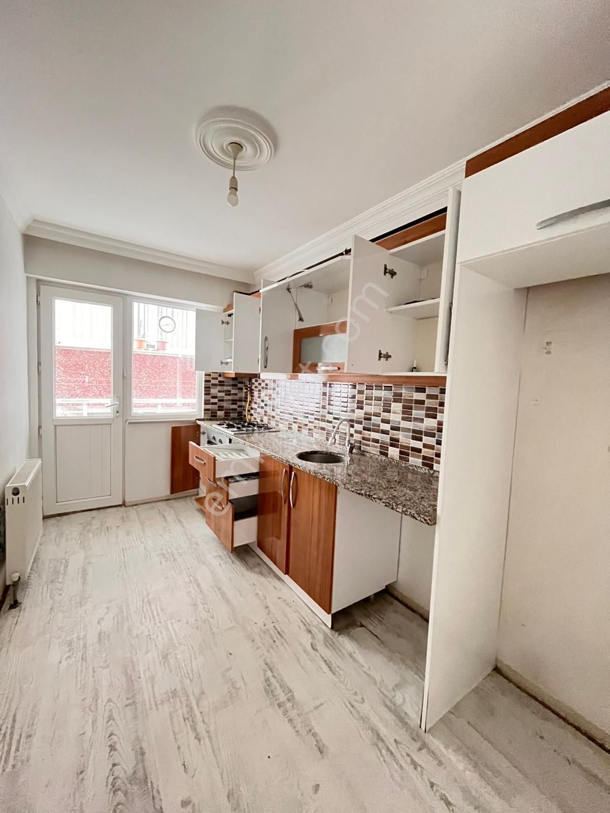 Muhittinde 2+1 6 Yıllık İskanlı Ara Kat Fırsat Daire - Görsel 10