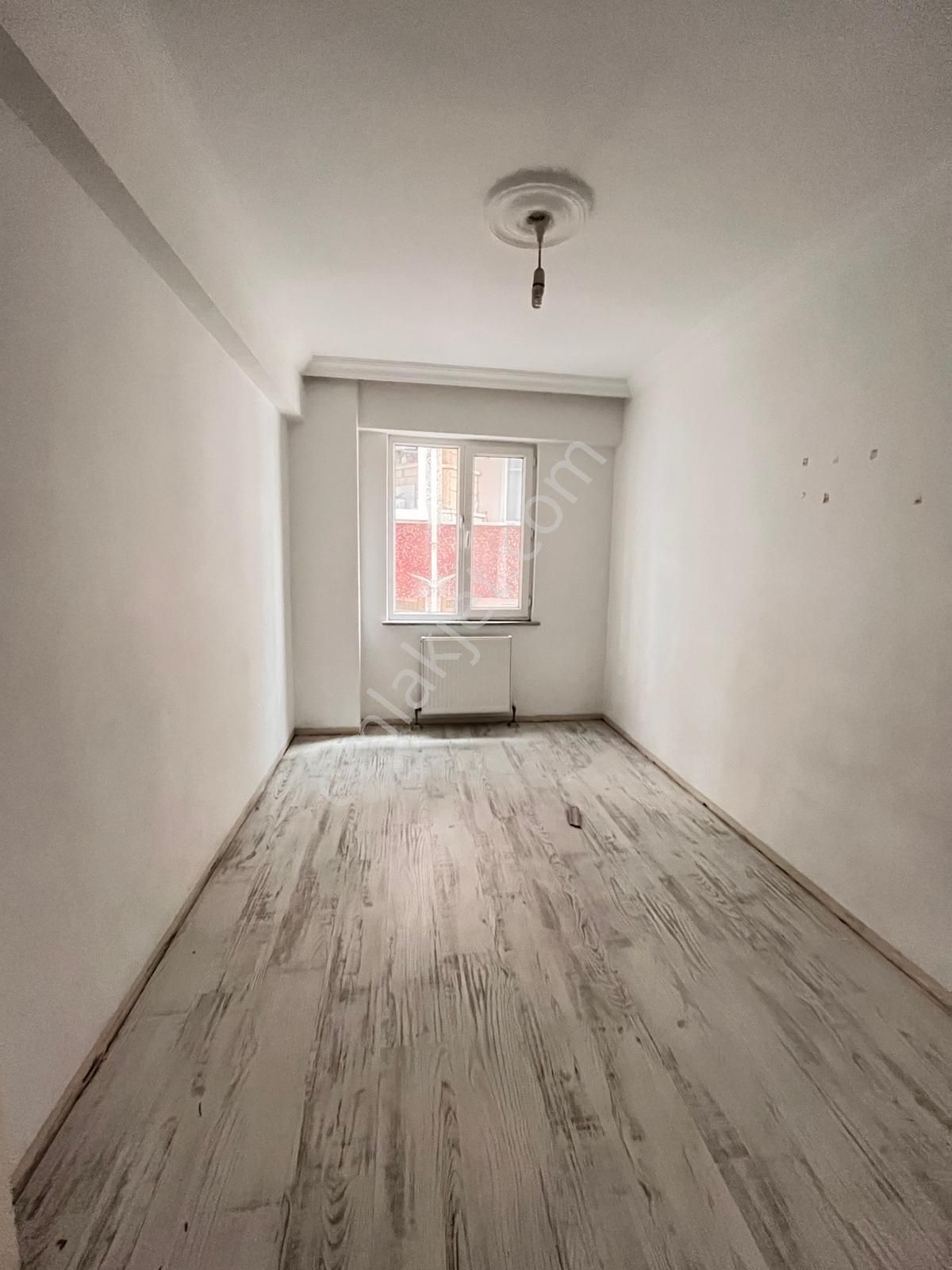 Muhittinde 2+1 6 Yıllık İskanlı Ara Kat Fırsat Daire - Görsel 14