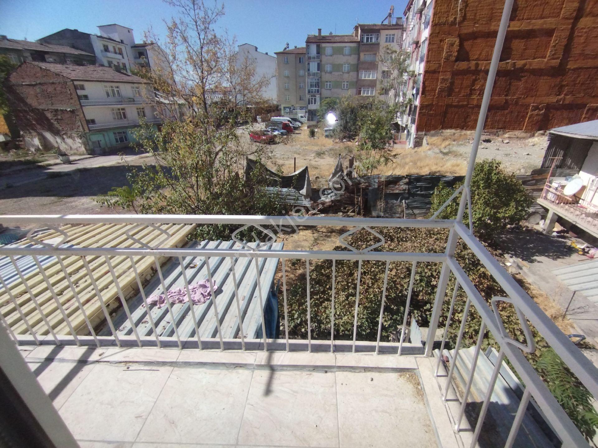 Alihan G.m.den Sarayatik Mah.de 3+1 Kiralık Temiz Daire - Görsel 14