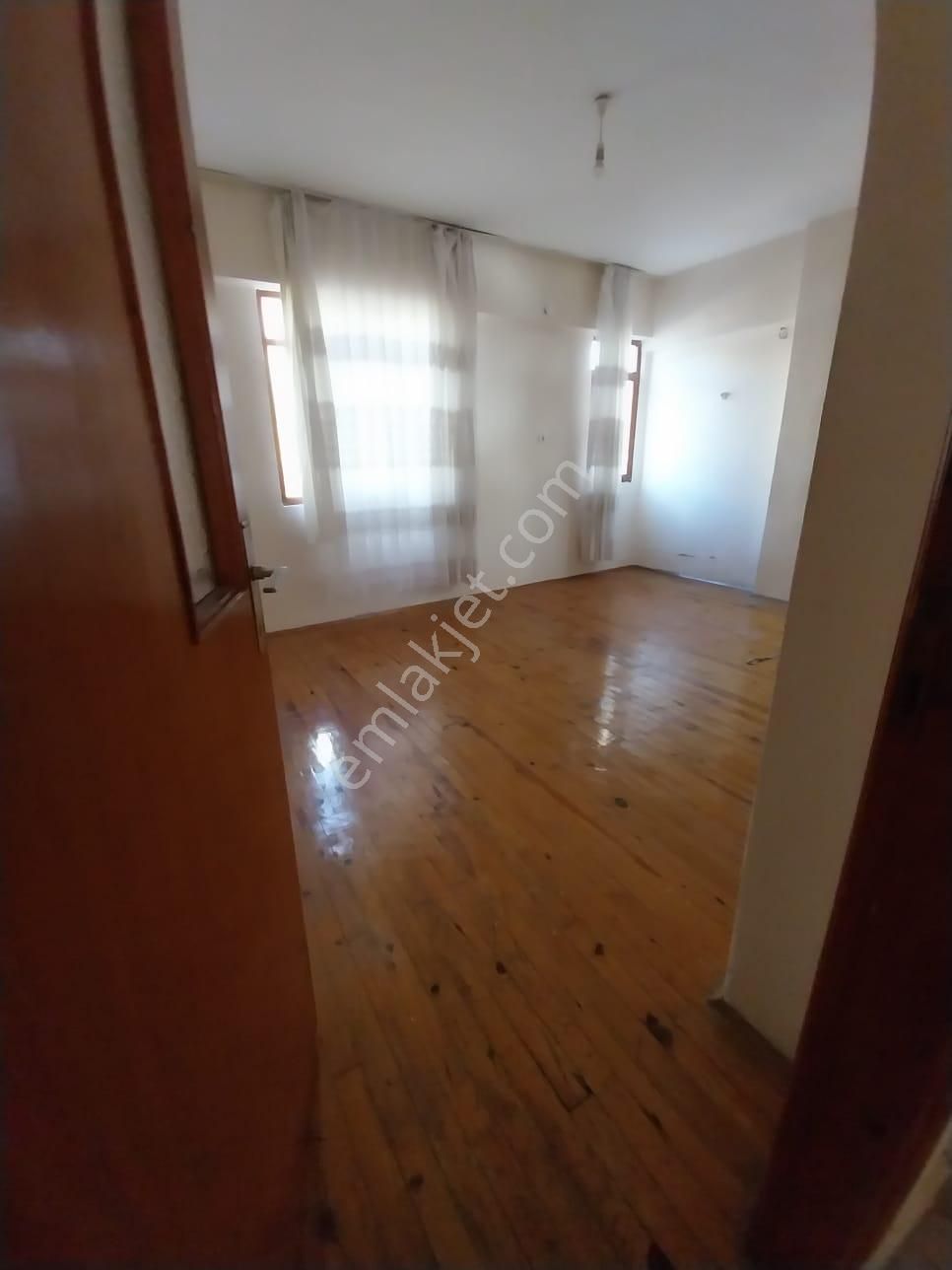 Doğugarajında Kiralık 3+1 1.kat Daire - Görsel 4