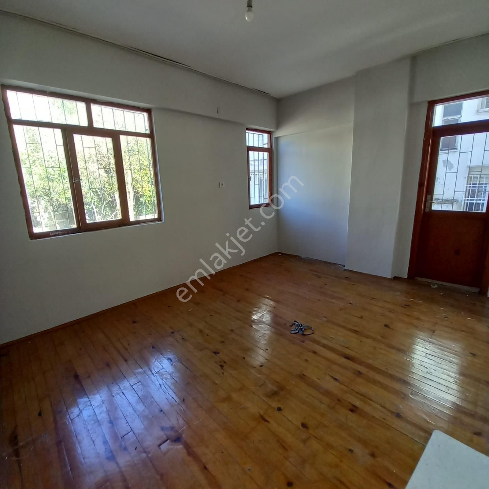 Doğugarajında Kiralık 3+1 1.kat Daire