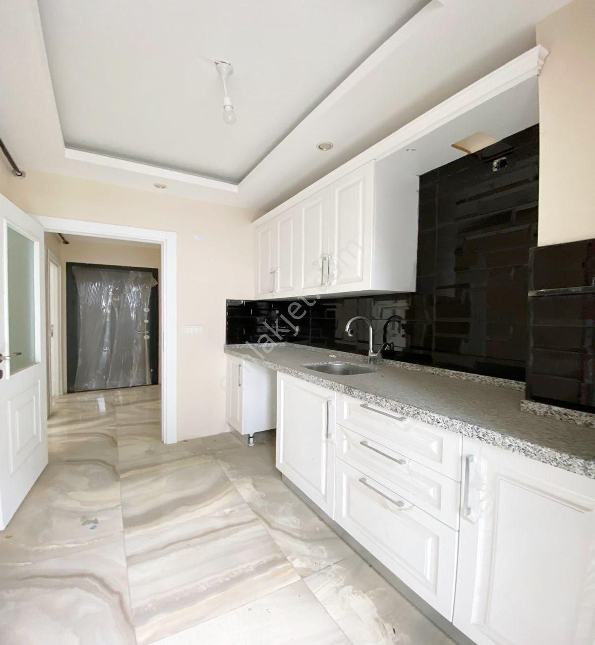 Avcılar D.köşklerde 3+1 1 Yaşında Satılık Ara Kat Fırsat Daire - Görsel 14